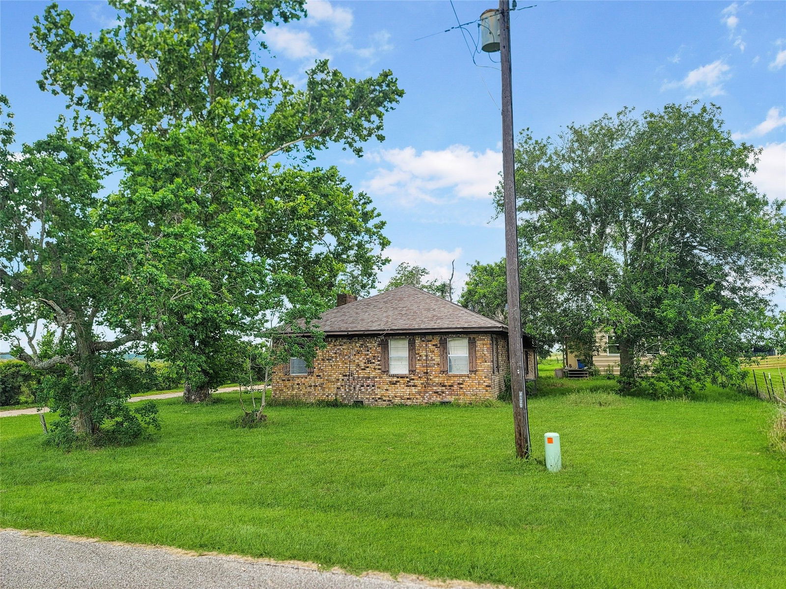 Real estate property located at 1128 County Road 607, Brazoria, Angleton, TX, US