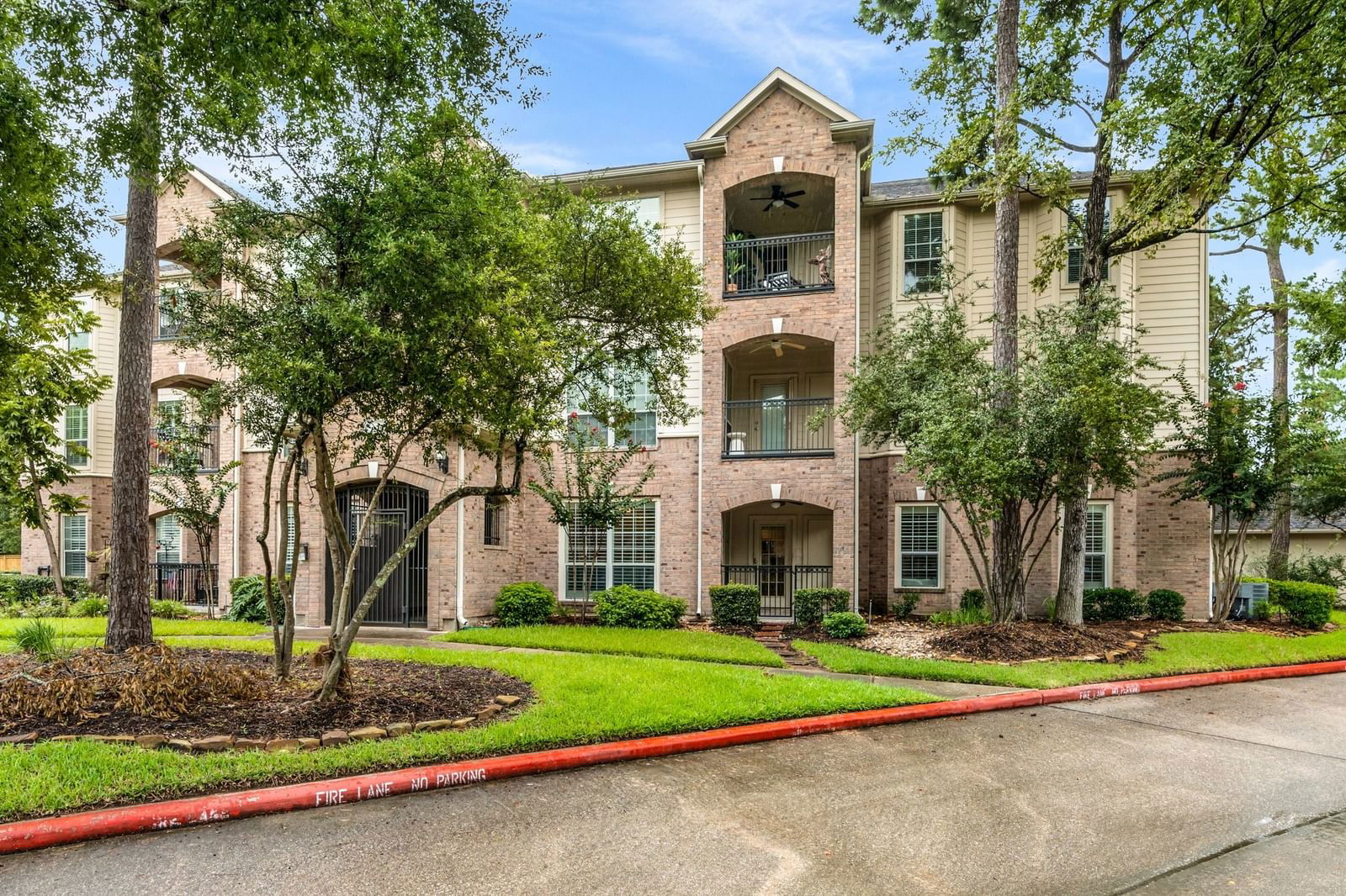 Real estate property located at 6607 Lake Woodlands #512, Montgomery, Sterling Ridge The Woodlands, The Woodlands, TX, US