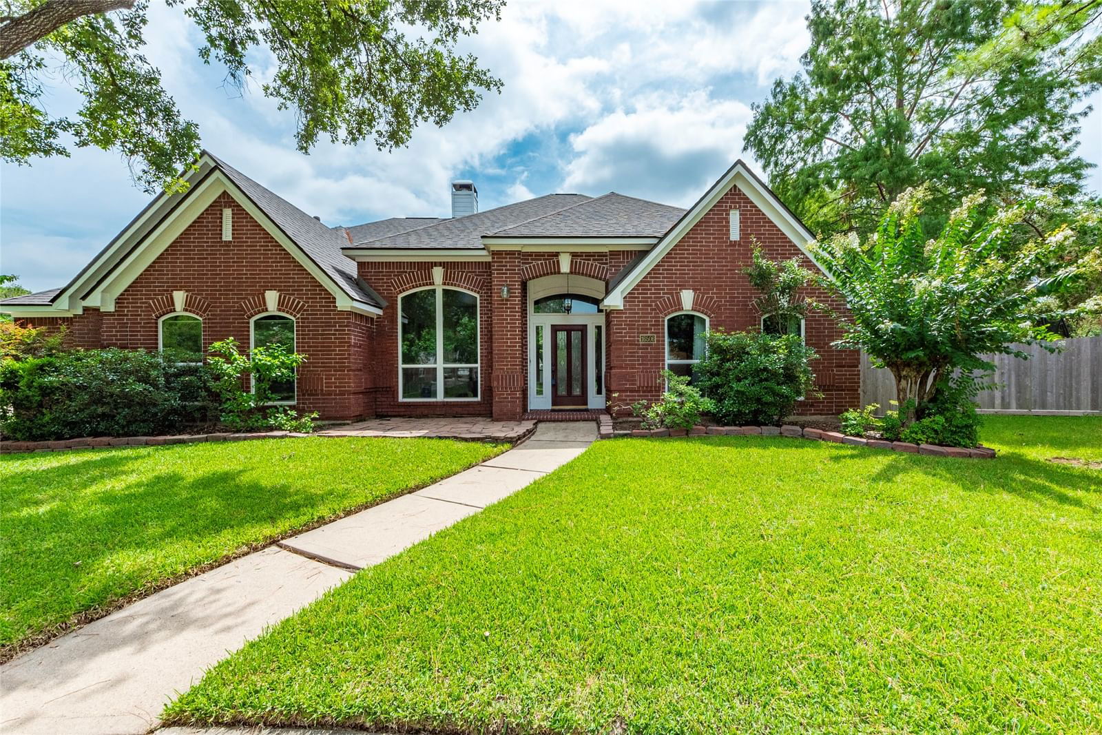 Real estate property located at 16506 Soaring Forest Drive, Harris, Brookwood, Houston, TX, US