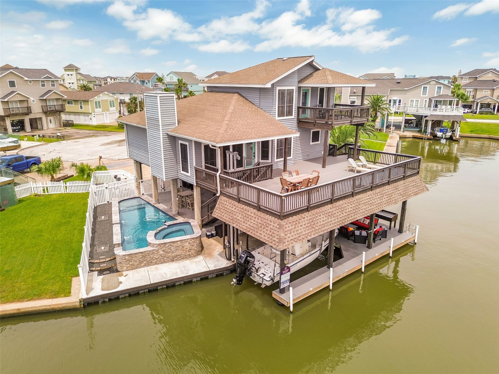 Real estate property located at 1115 Papeete, Galveston, Tiki Island, Tiki Island, TX, US