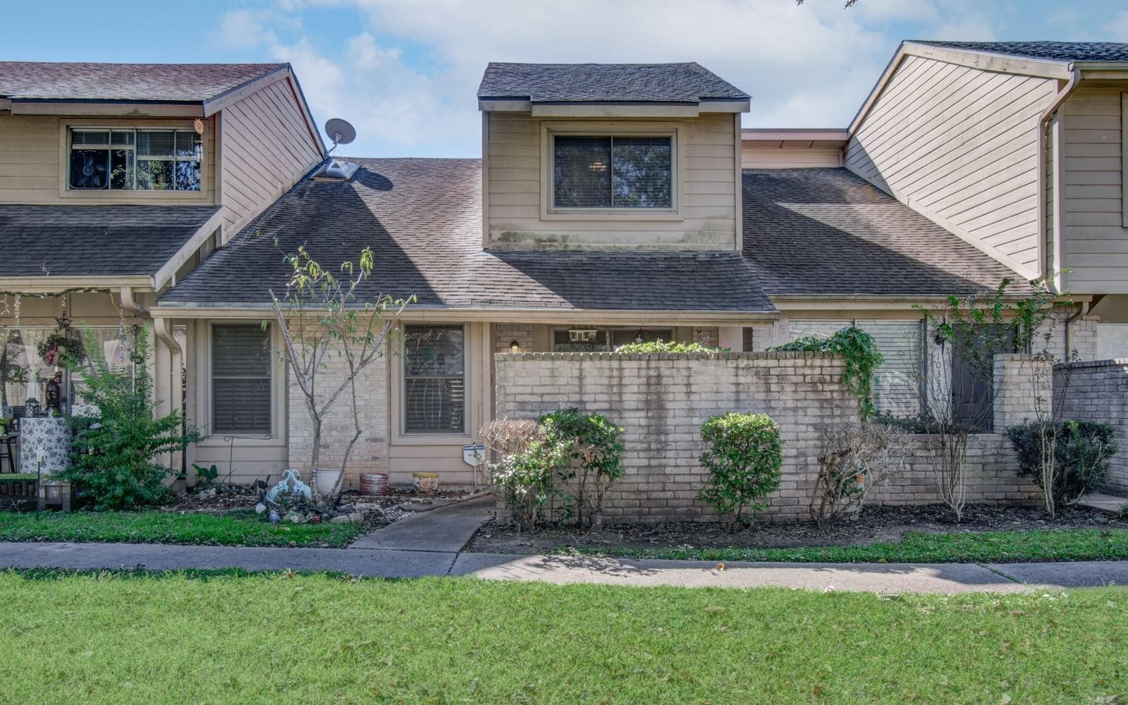 Real estate property located at 10341 Huntington Place #23, Harris, Huntington Village, Houston, TX, US