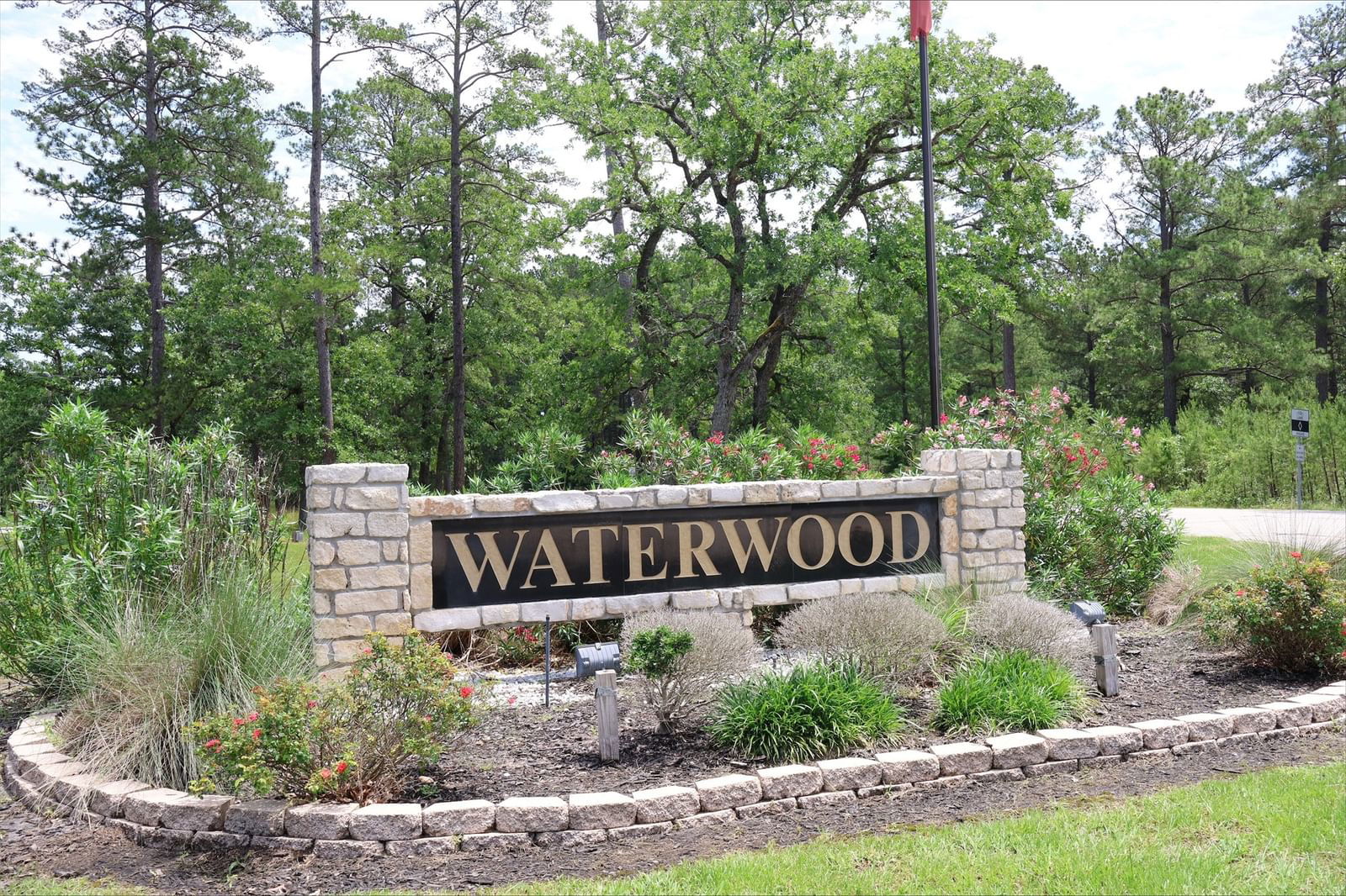 Real estate property located at 60877 Castle Harbor, San Jacinto, Waterwood Country Club Estate #3, Huntsville, TX, US