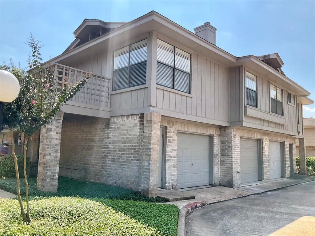 Real estate property located at 2711 Grants Lake #31, Fort Bend, Grants Lake Condo, Sugar Land, TX, US