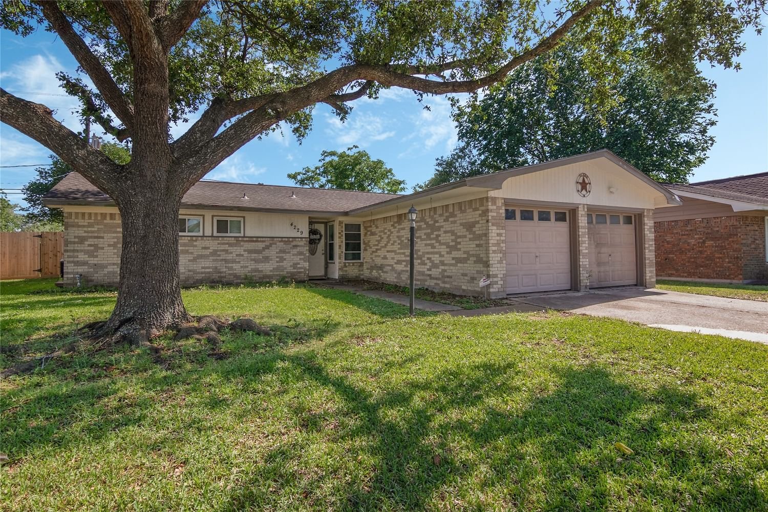 Real estate property located at 4229 Ember, Harris, Ridge Way Sec 01, Deer Park, TX, US