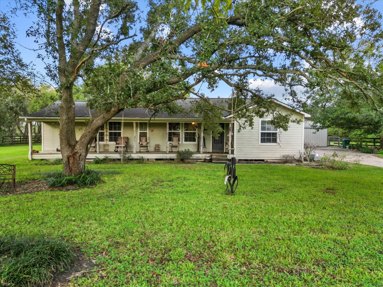 Real estate property located at 3188 County Road 181, Brazoria, H T & B R R, Alvin, TX, US