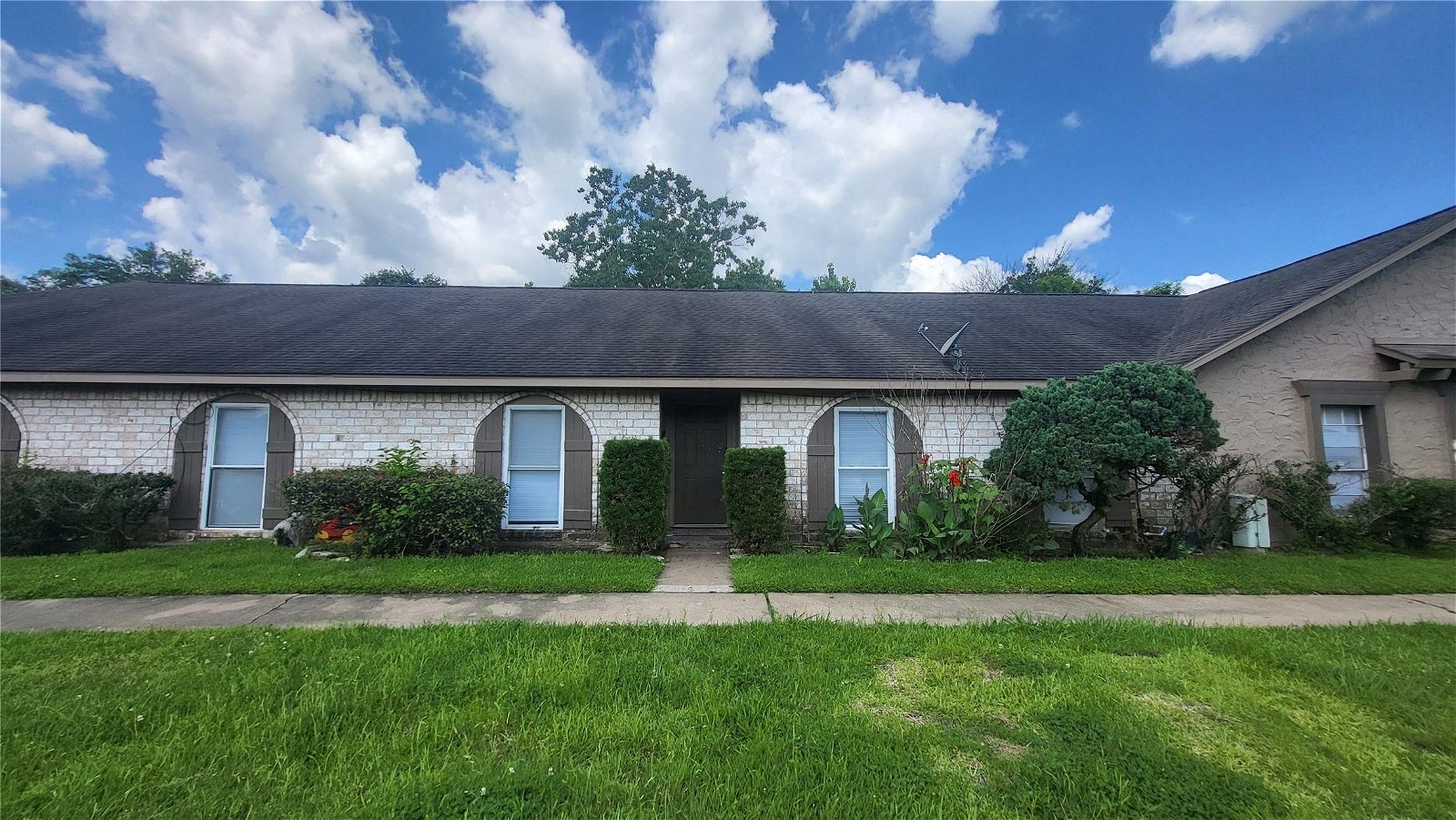Real estate property located at 12435 Sharpview #12435, Harris, Crown Colony Sec 02, Houston, TX, US