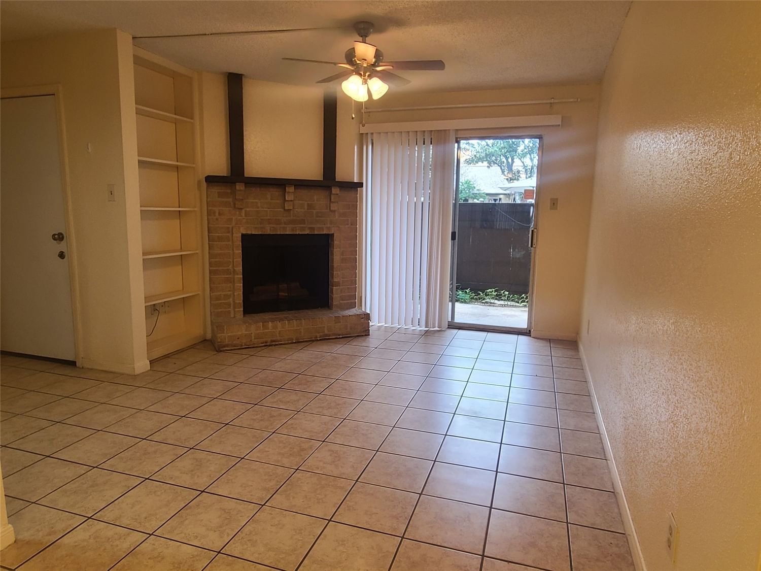 Real estate property located at 1500 Bay Area #141, Harris, Baywind Condo Sec 02, Houston, TX, US