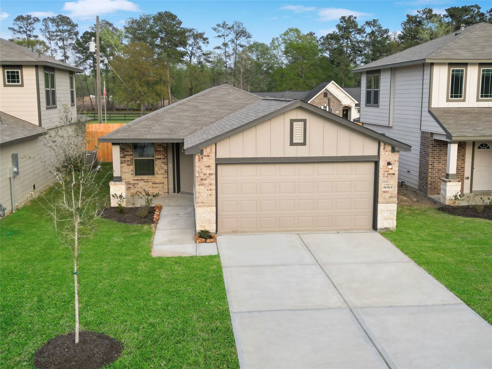 Real estate property located at 11135 Hollinger, Bexar, Converse, TX, US
