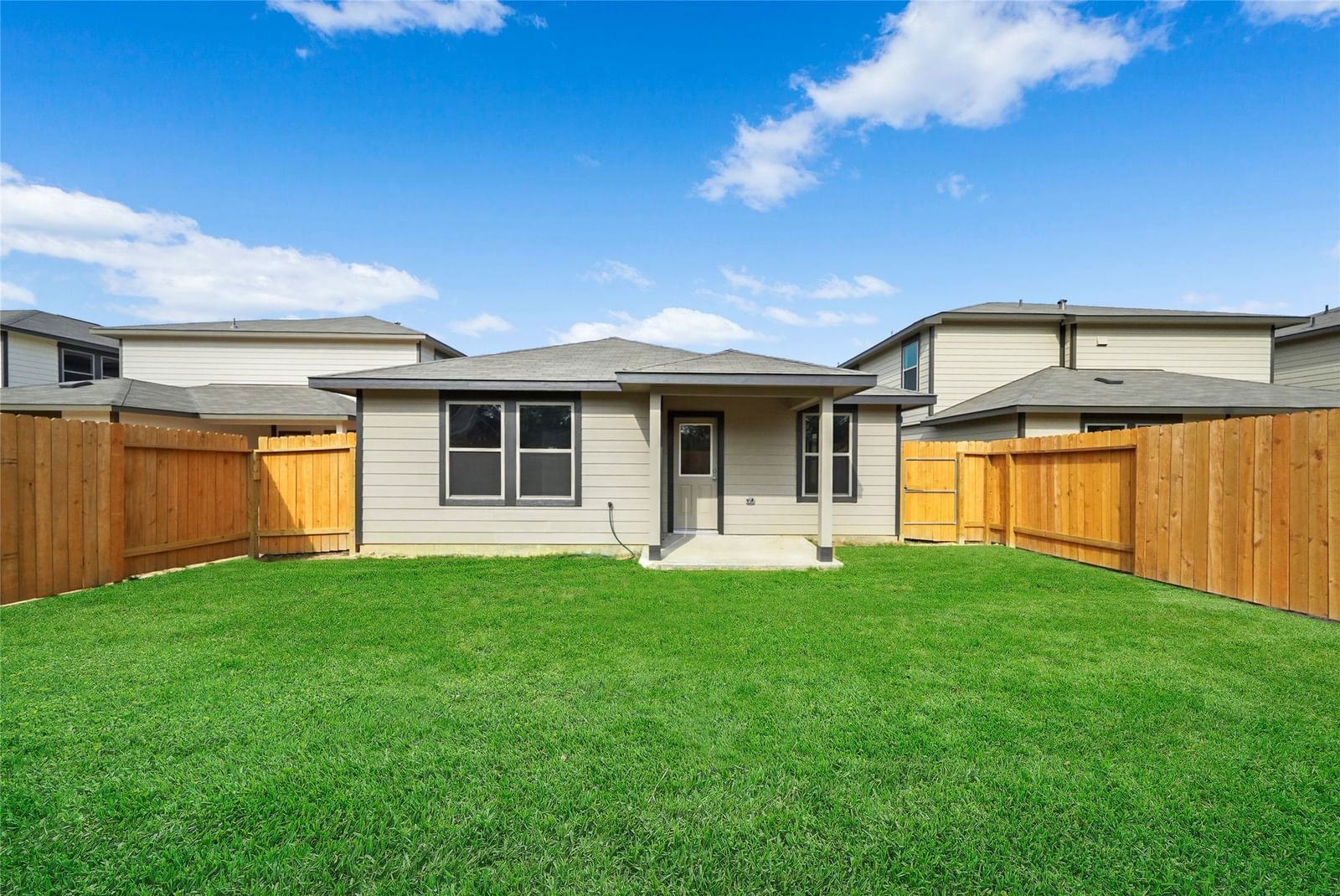 Real estate property located at 11135 Hollinger, Bexar, Converse, TX, US