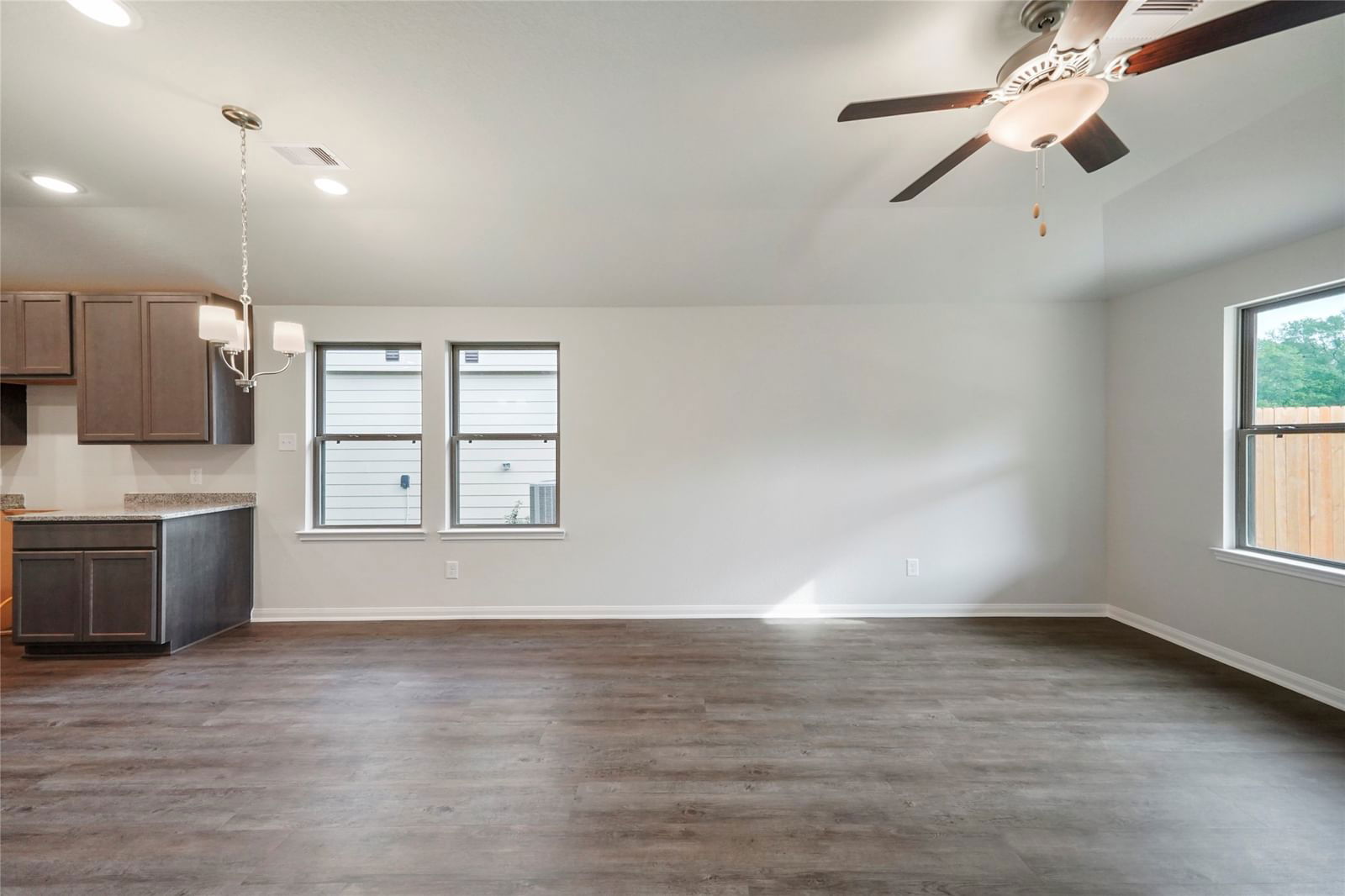 Real estate property located at 11135 Hollinger, Bexar, Converse, TX, US