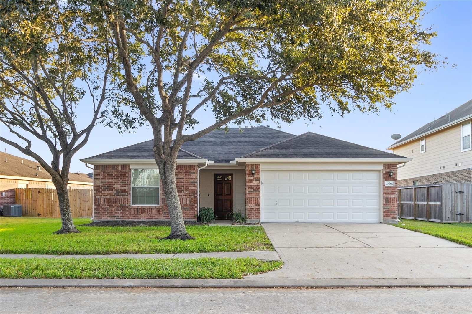 Real estate property located at 4606 Cypress Bend, Brazoria, Parks At Walnut Bend, Pearland, TX, US