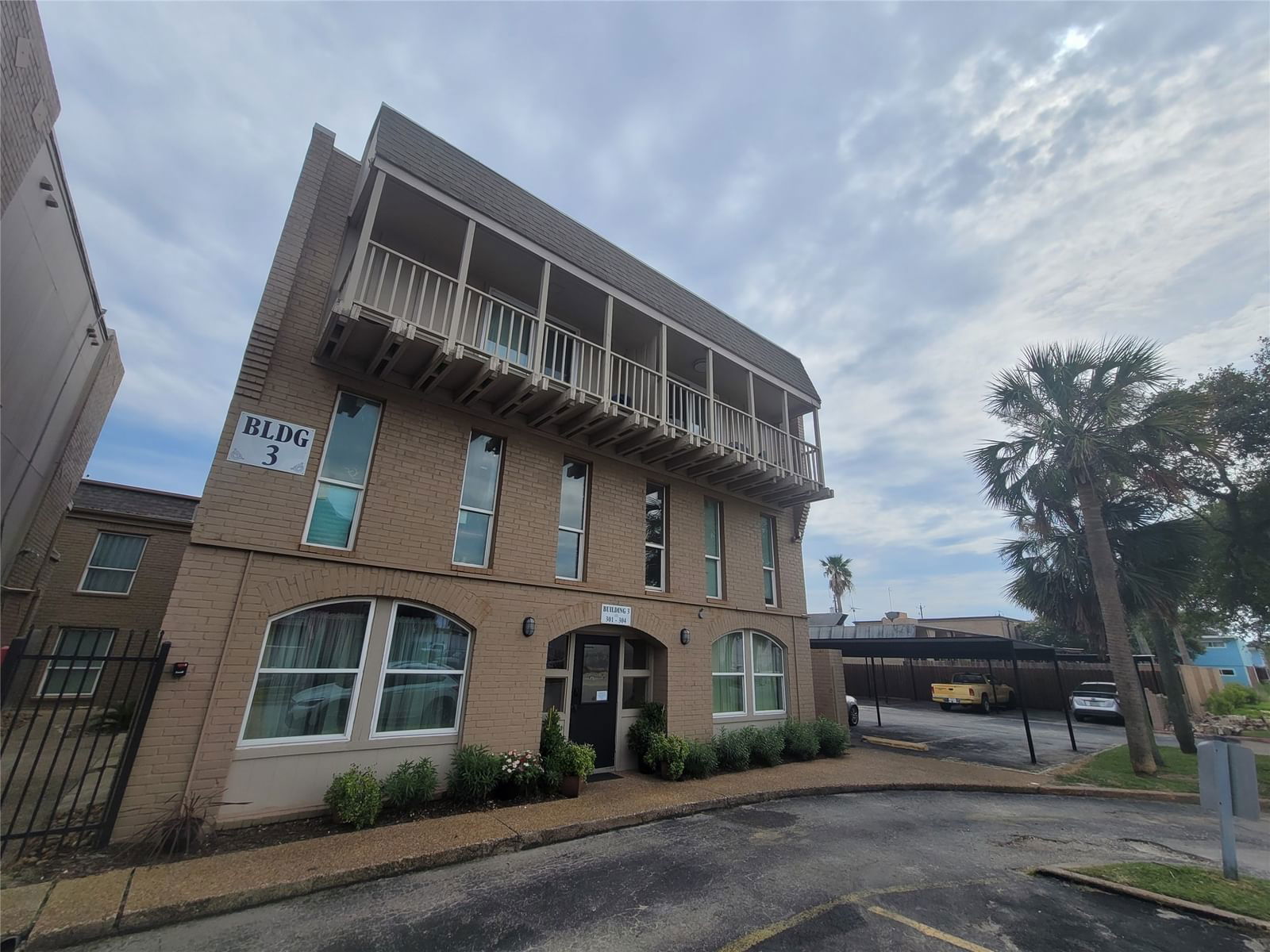 Real estate property located at 215 Post Office #303, Galveston, Mariner House Condo, Galveston, TX, US