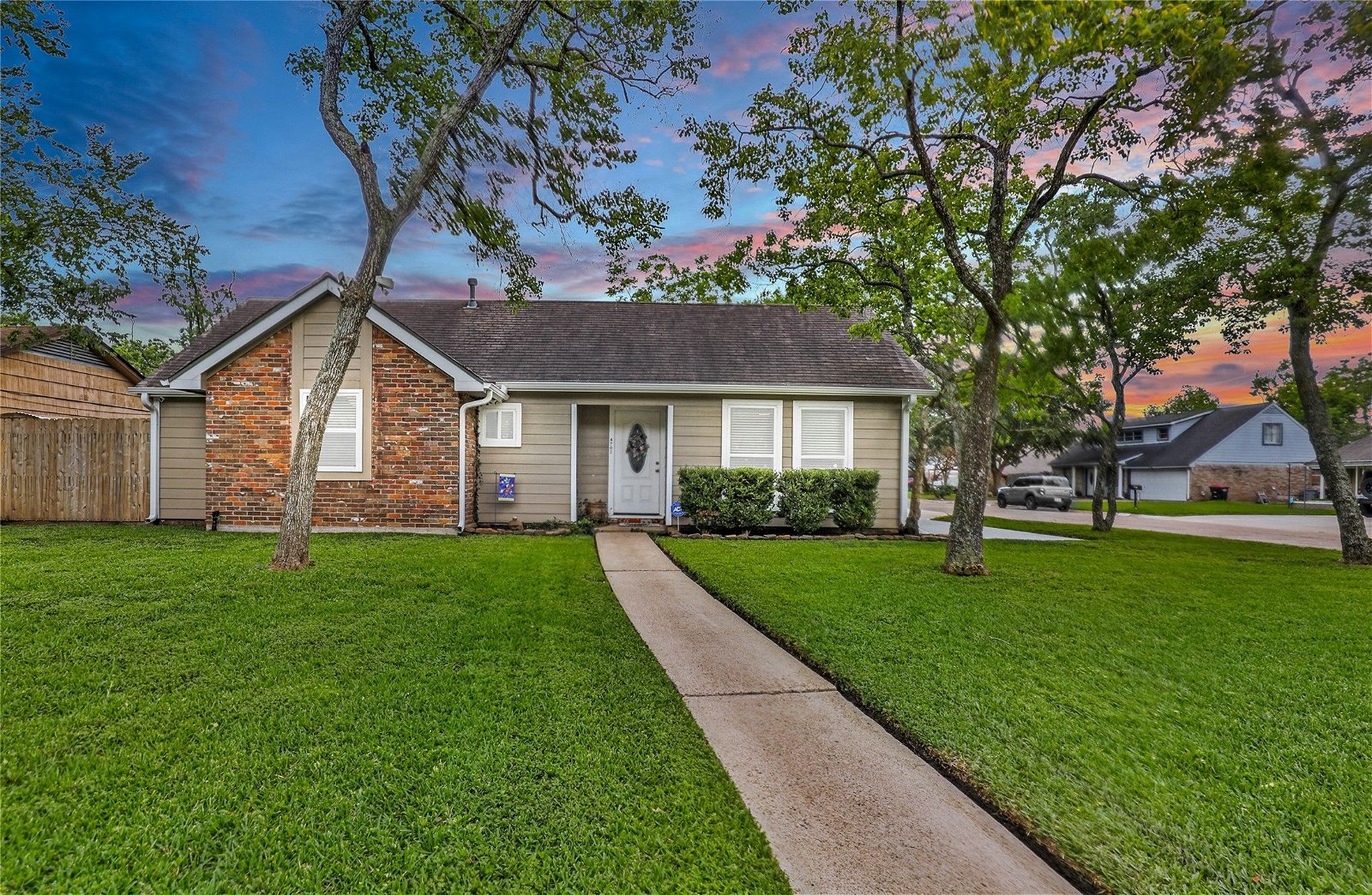 Real estate property located at 4702 Charriton, Harris, Houston, TX, US