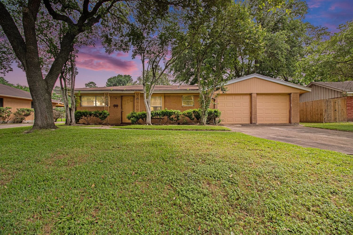 Real estate property located at 5315 Knotty Oaks, Harris, Cambridge Village Sec 01, Houston, TX, US