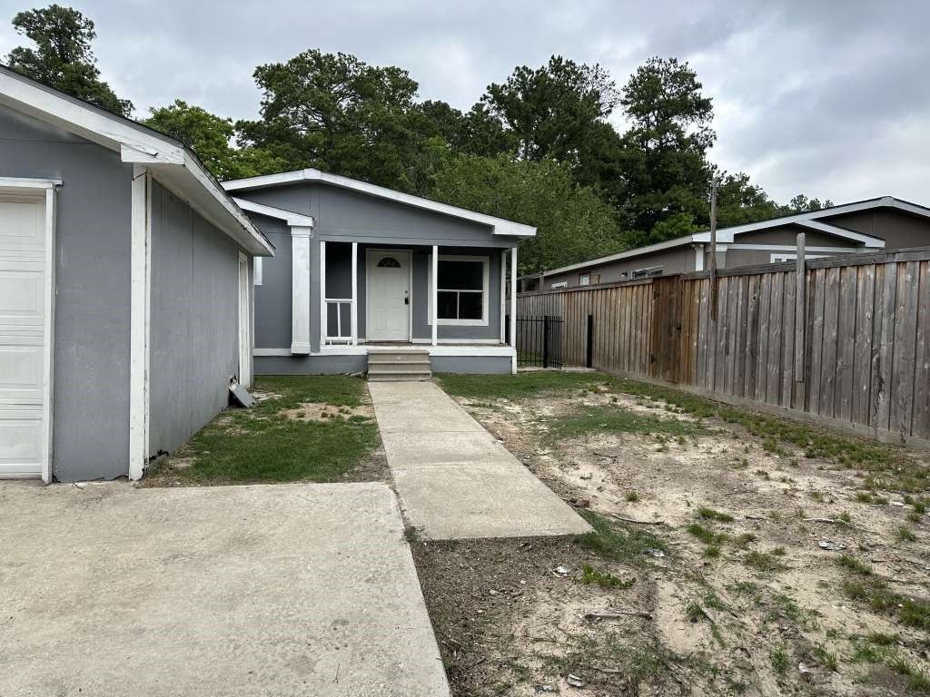 Real estate property located at 12007 Greencanyon, Harris, Greensbrook Sec 01 Rep, Houston, TX, US