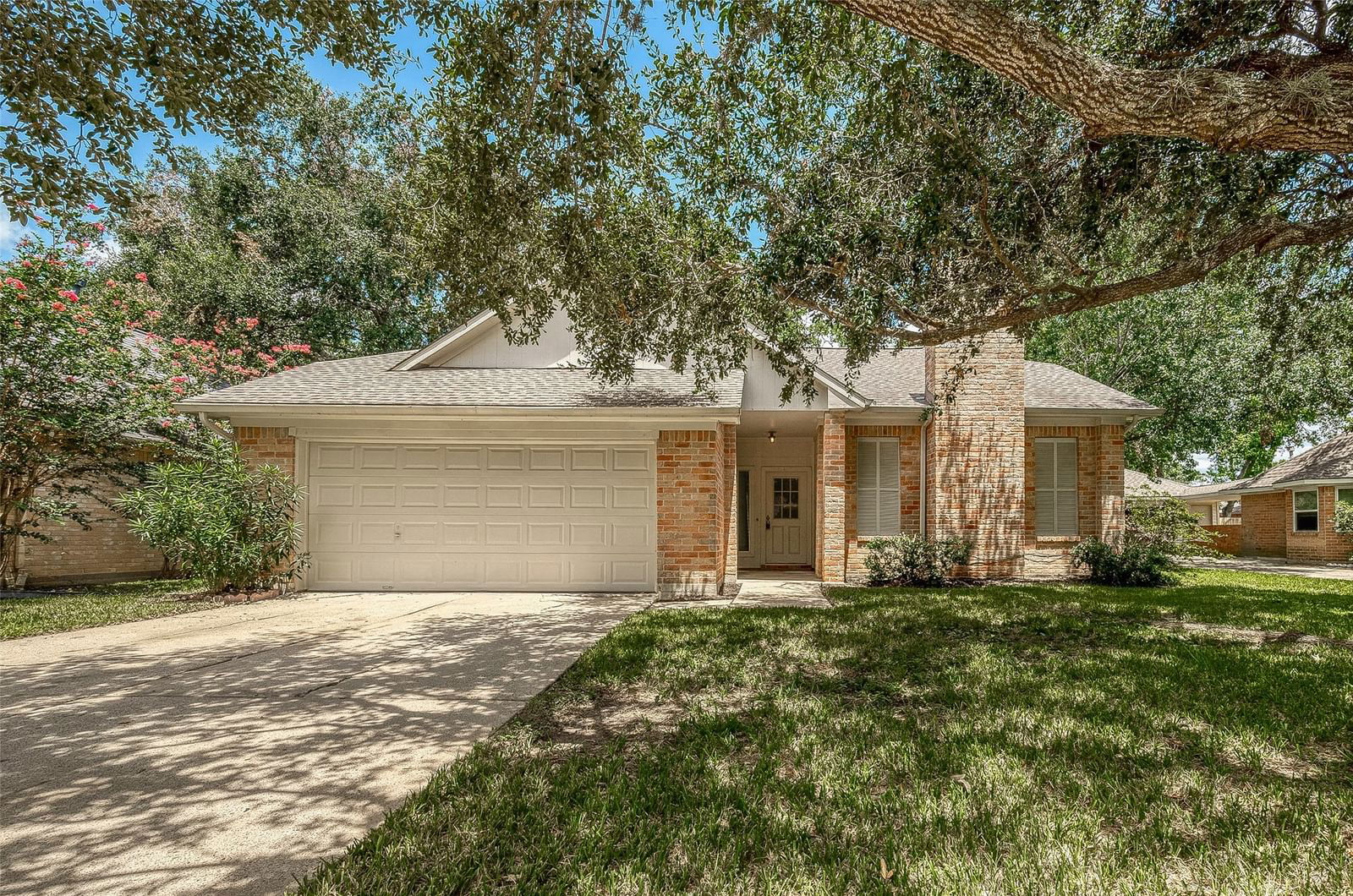 Real estate property located at 523 Hillary, Fort Bend, Sugarmill, Sugar Land, TX, US