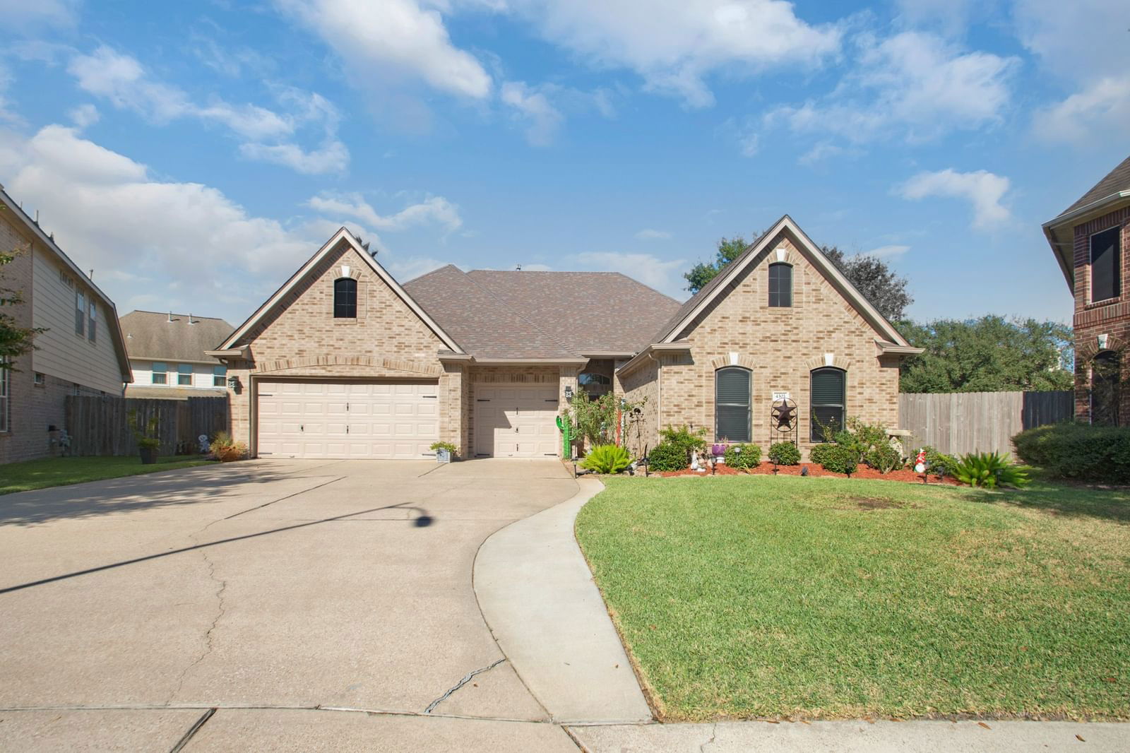 Real estate property located at 4303 Green Tree, Harris, Village Grove East Sec 4, Pasadena, TX, US