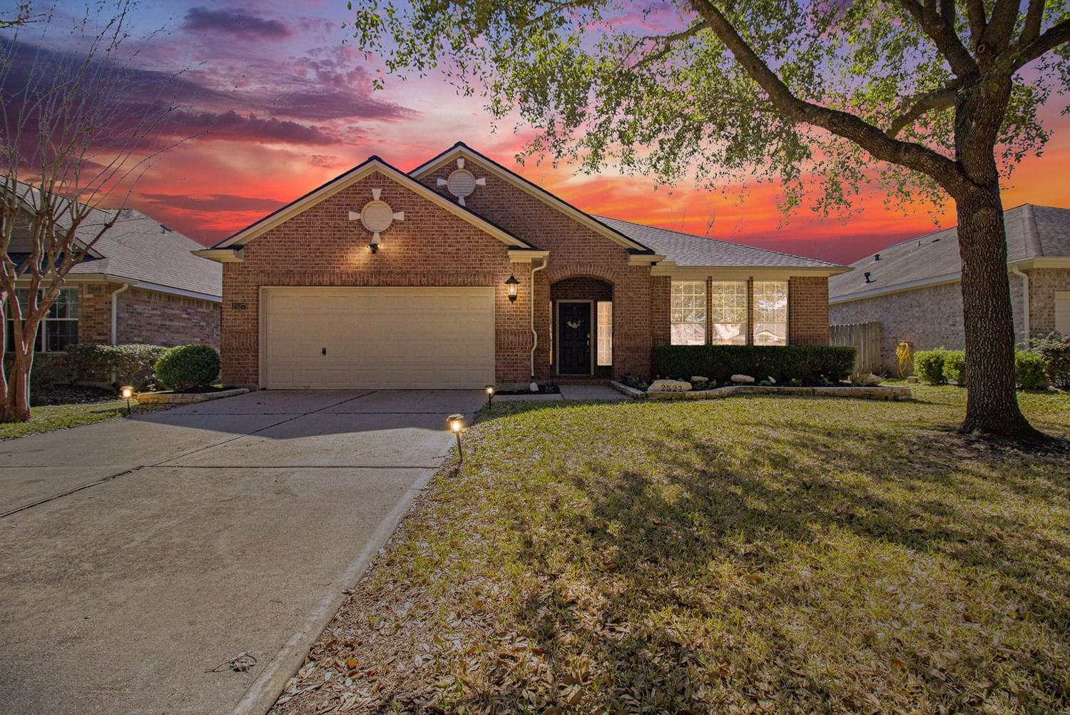 Real estate property located at 2527 Old River, Fort Bend, Rivers Edge, Richmond, TX, US