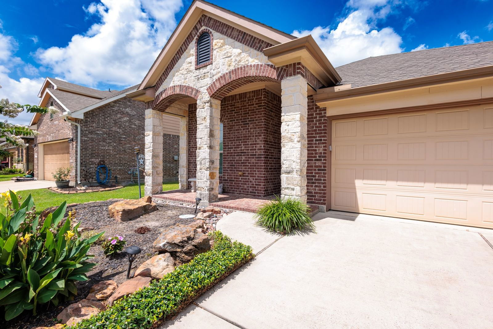 Real estate property located at 6715 Hunters Trace, Harris, Hunters Creek, Baytown, TX, US