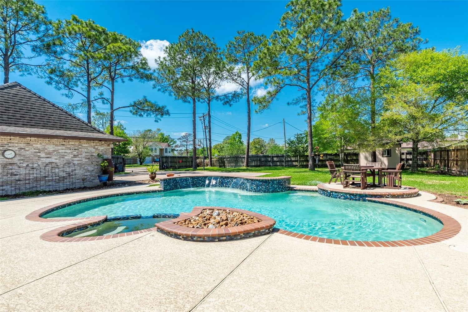 Real estate property located at 808 Pine Hollow, Galveston, Coward Creek, Friendswood, TX, US