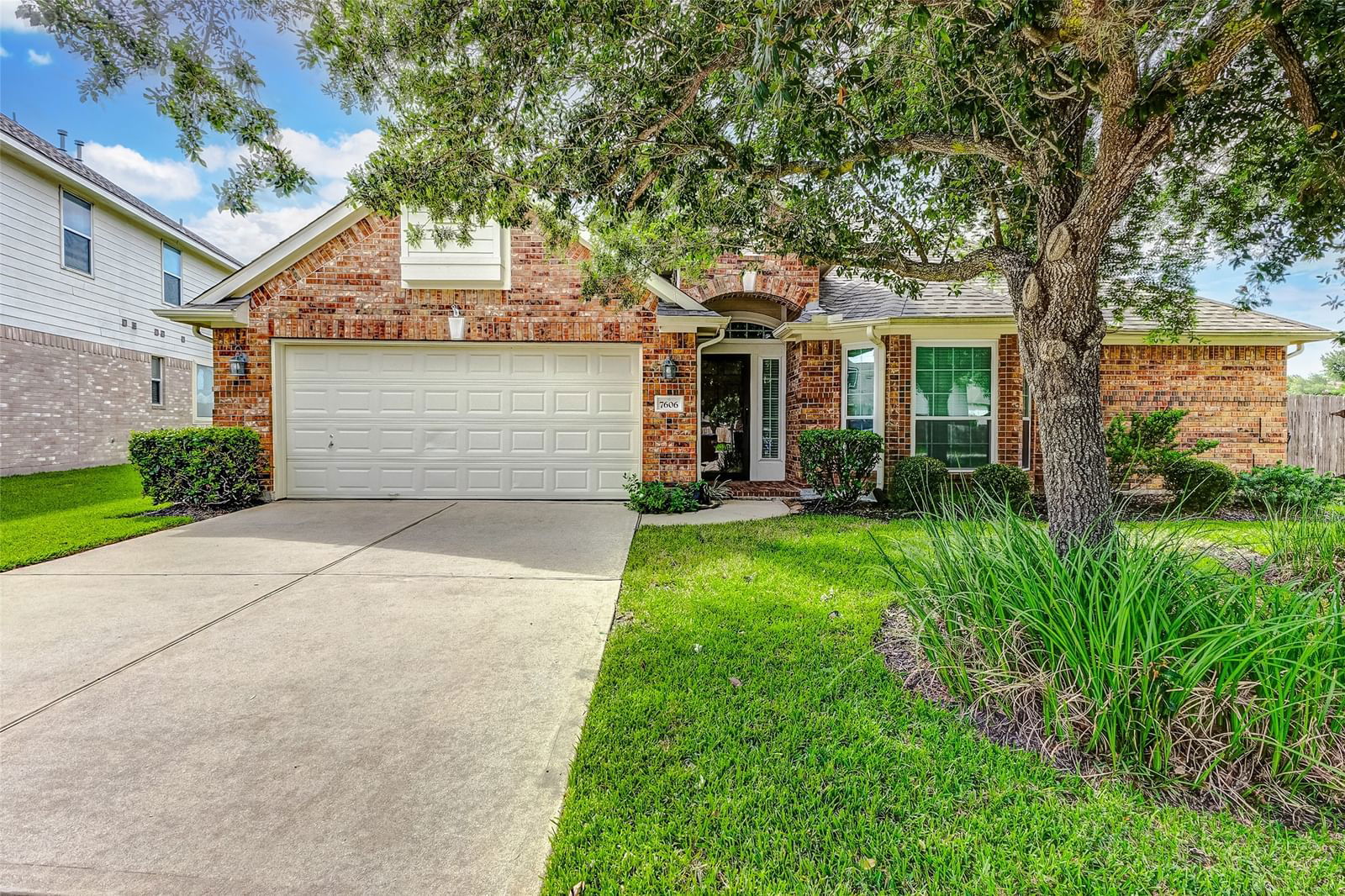 Real estate property located at 7606 Harvest Mill, Fort Bend, Twin Oaks Village Sec 4, Richmond, TX, US