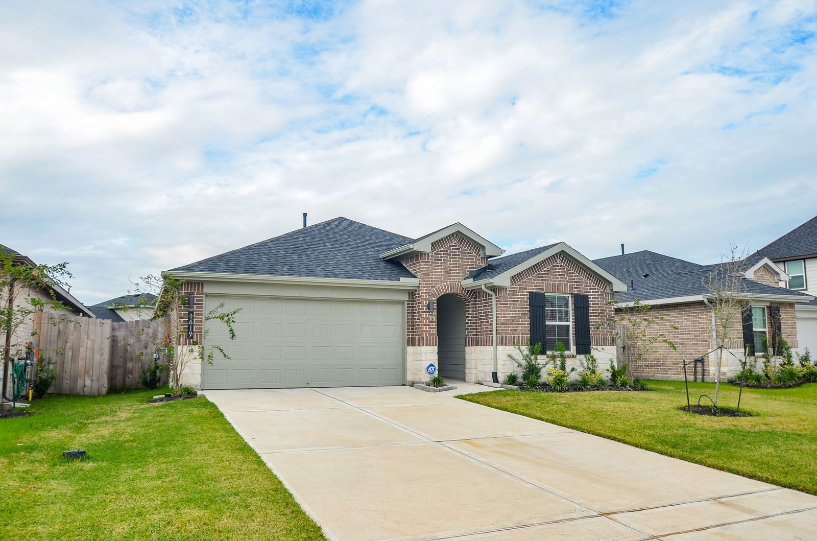 Real estate property located at 1619 Fleetwood, Fort Bend, Post Oak Pointe, Arcola, TX, US