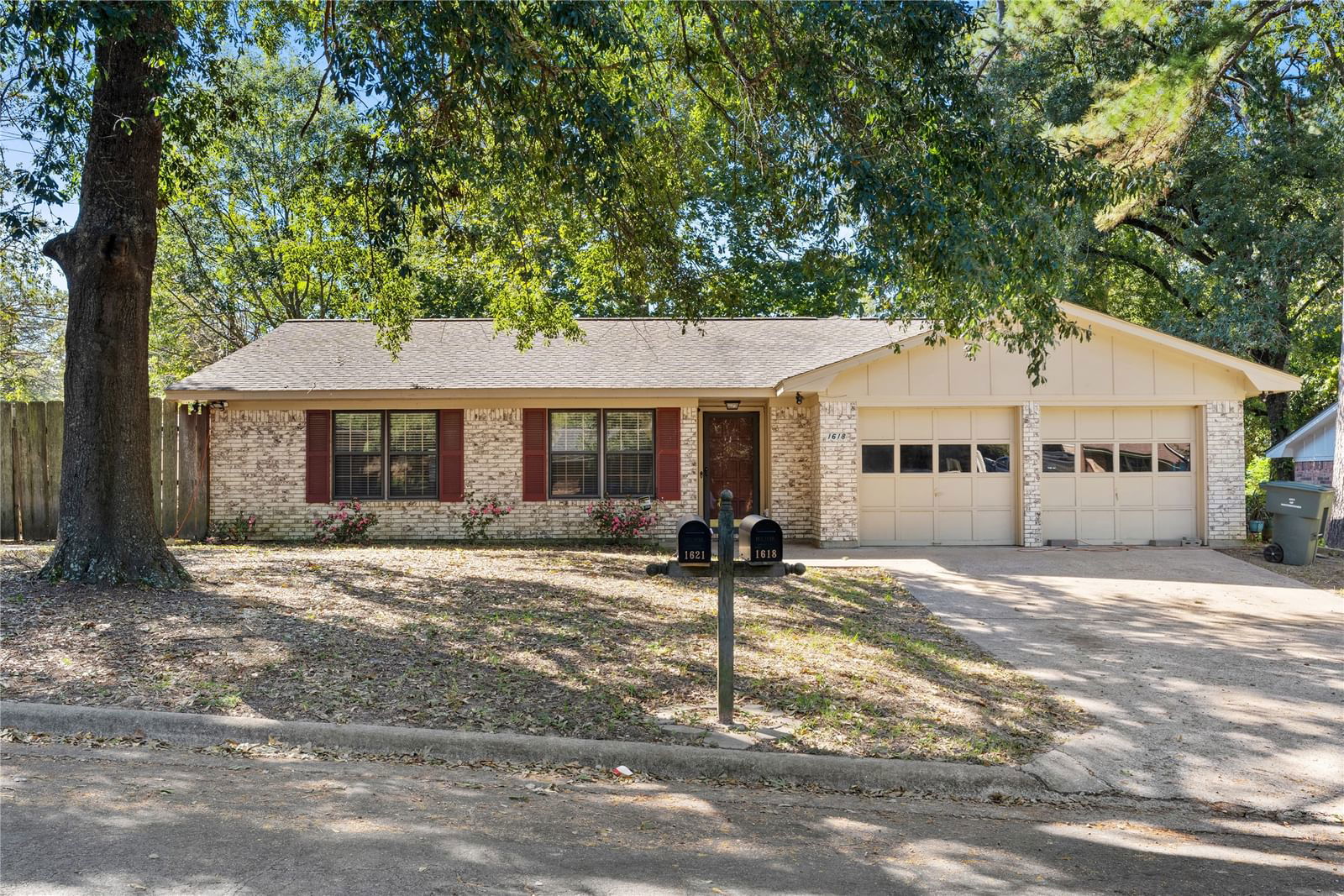 Real estate property located at 1618 Mckewen, Nacogdoches, University Heights Add, Nacogdoches, TX, US