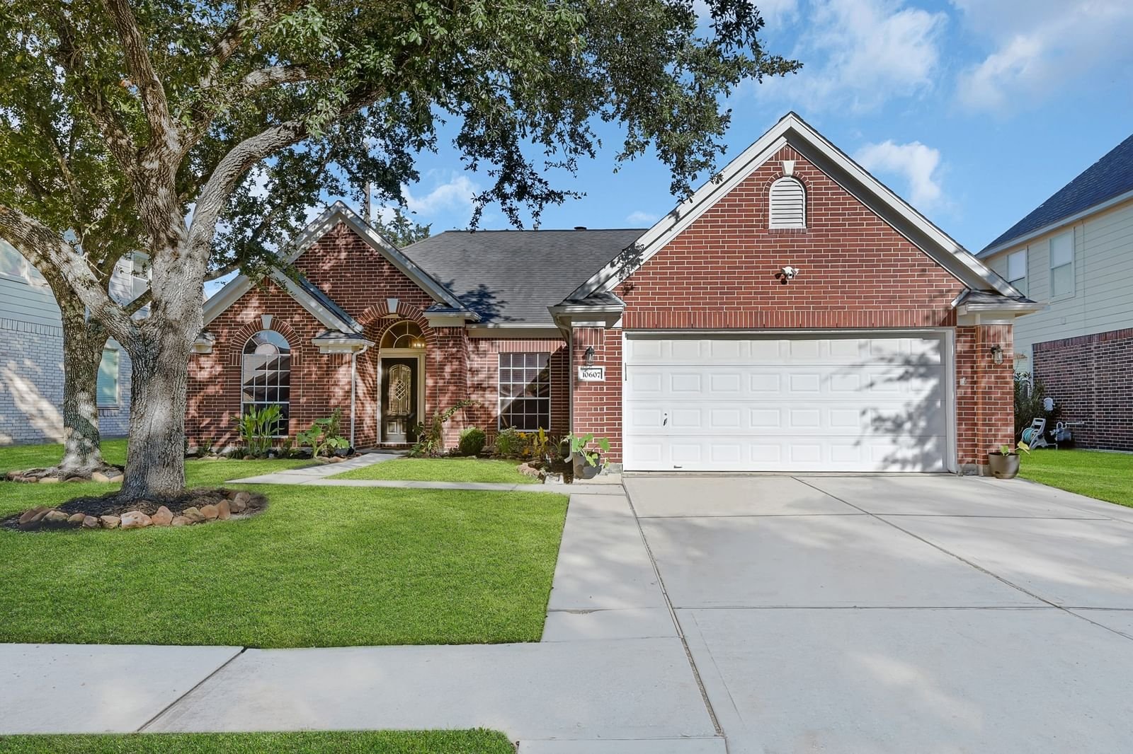 Real estate property located at 10607 Ravens, Chambers, Country Meadows, Baytown, TX, US