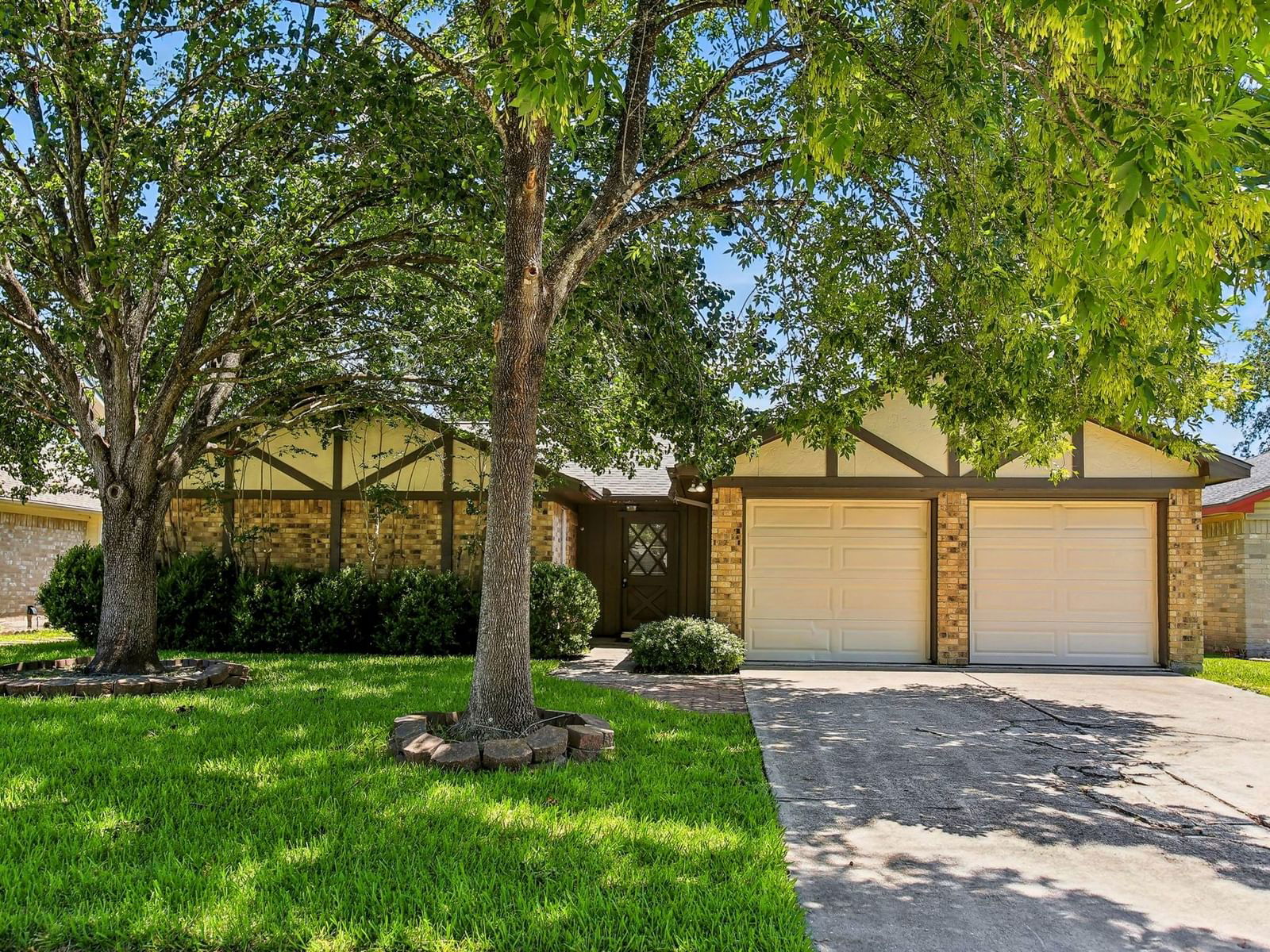 Real estate property located at 350 Village Creek, Harris, Pipers Meadow, Houston, TX, US