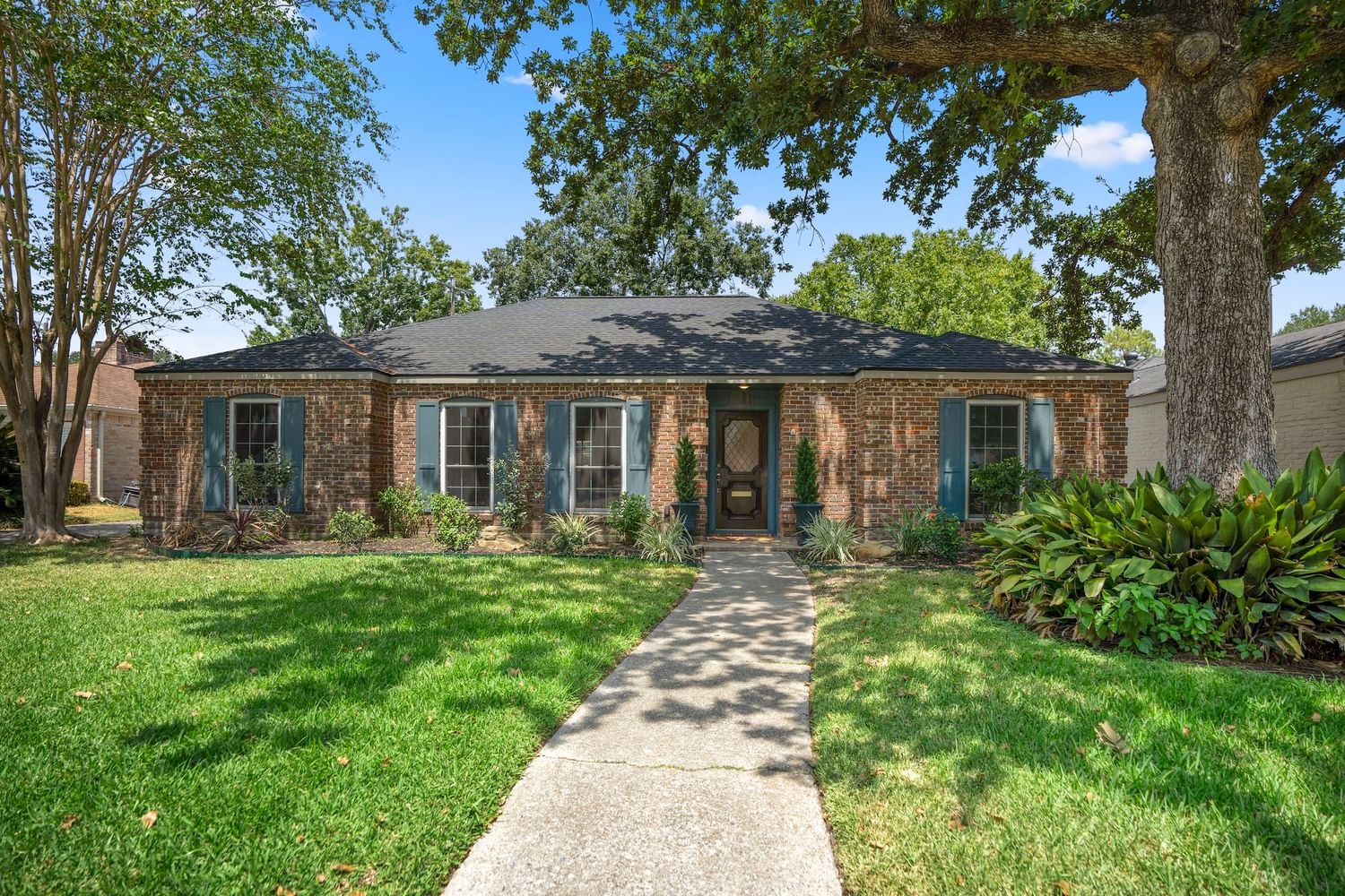 Real estate property located at 10022 Ella Lee, Harris, Houston, TX, US
