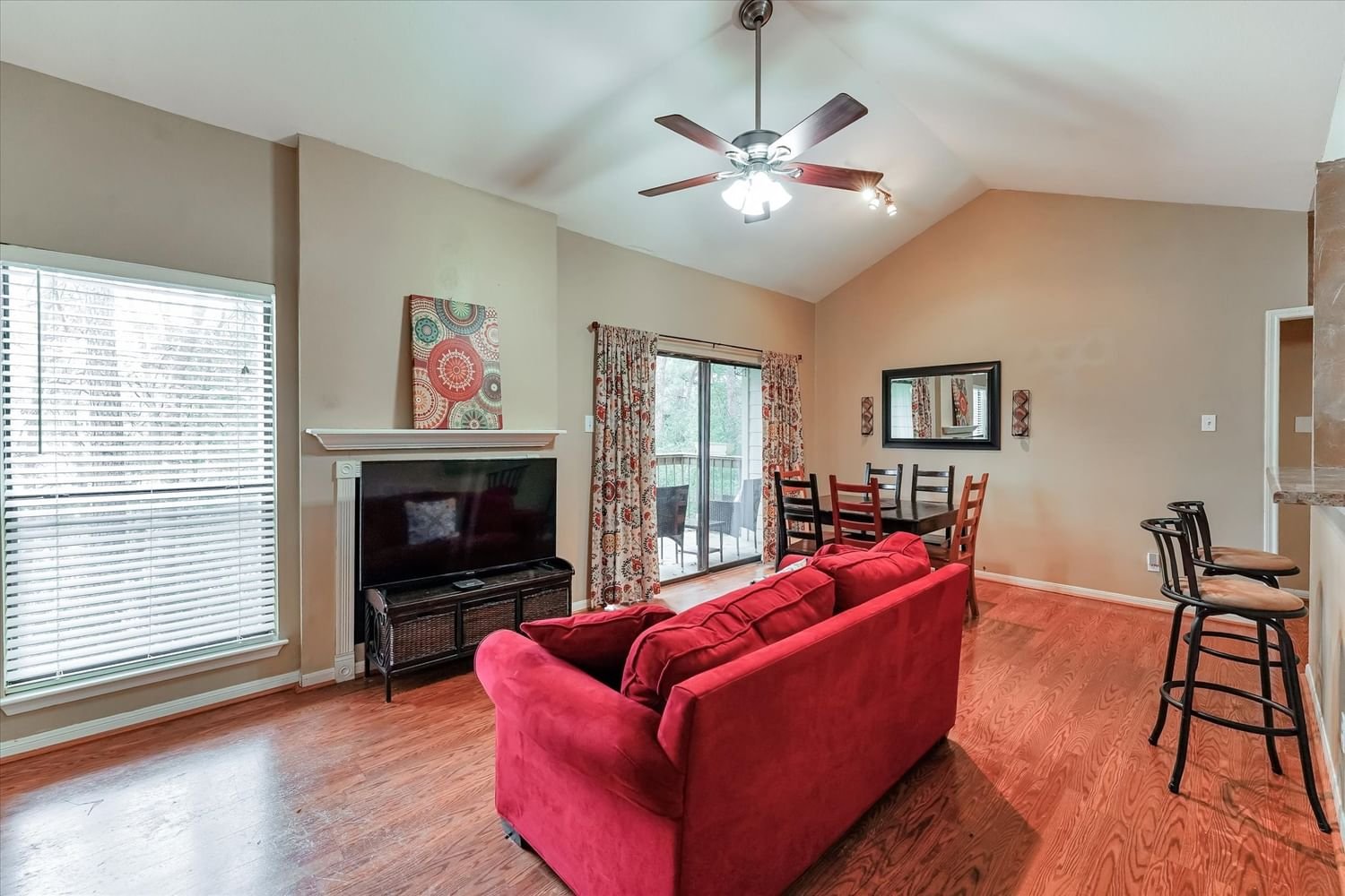Real estate property located at 3500 Tangle Brush #208, Montgomery, Creekwood Vill Condos 03, The Woodlands, TX, US