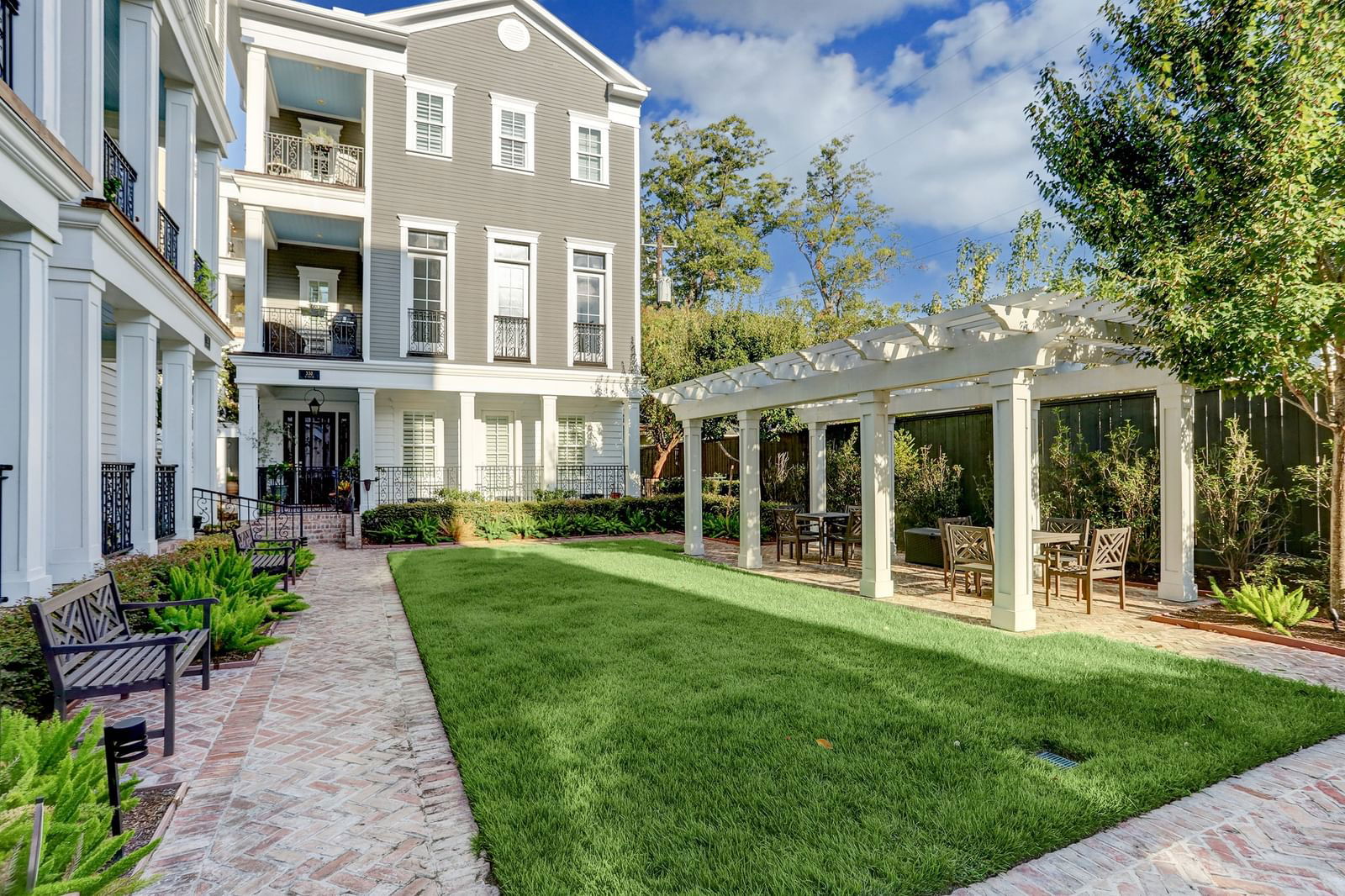 Real estate property located at 330 18th, Harris, Houston, TX, US