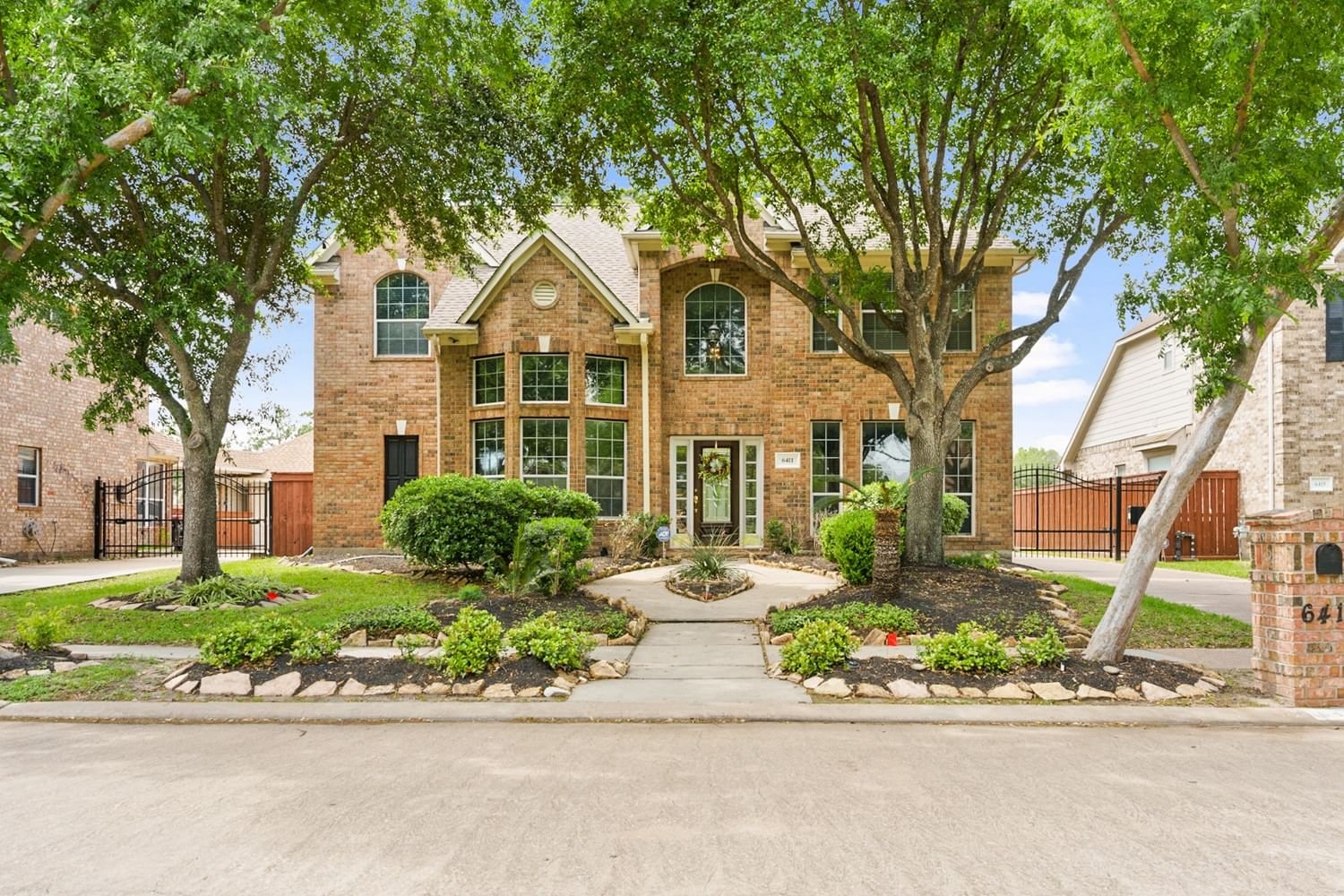 Real estate property located at 6411 Cottonwood Park, Harris, Villages At Lakepointe 01 Amd, Houston, TX, US