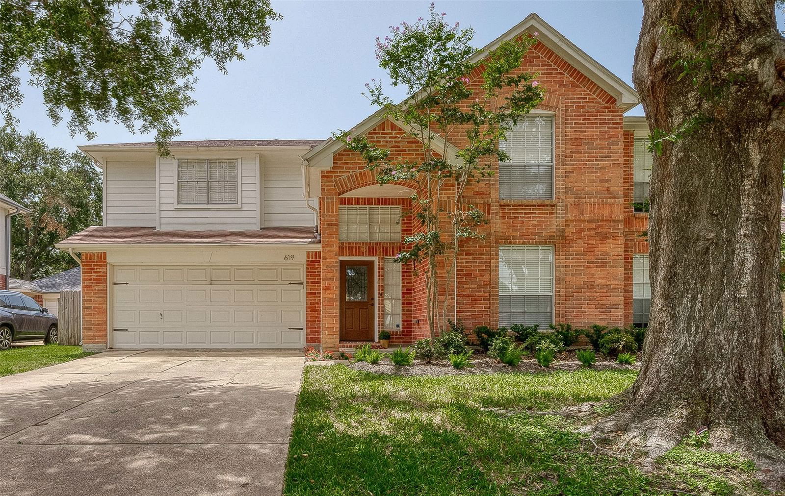 Real estate property located at 619 Woodlake, Fort Bend, Sugarmill Sec 2, Sugar Land, TX, US