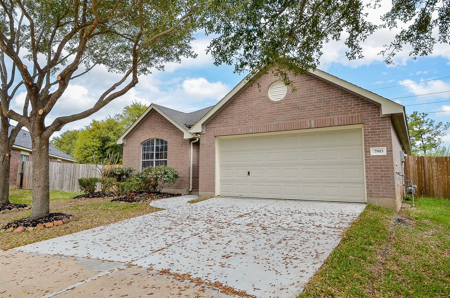 Real estate property located at 7903 Thorncroft Manor, Fort Bend, Grand Mission Sec 12, Richmond, TX, US