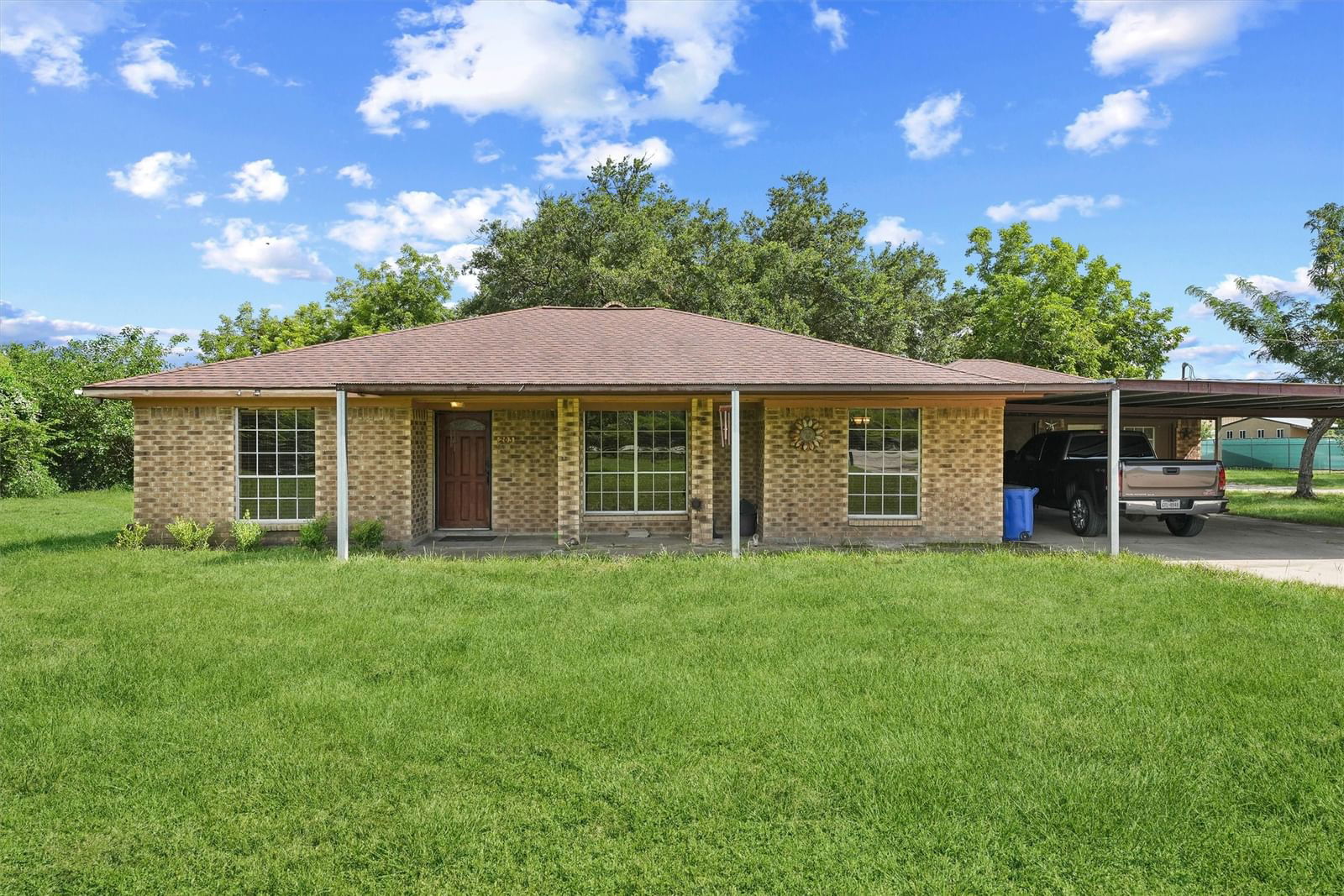 Real estate property located at 203 Archer, Harris, Gillette H F, Baytown, TX, US