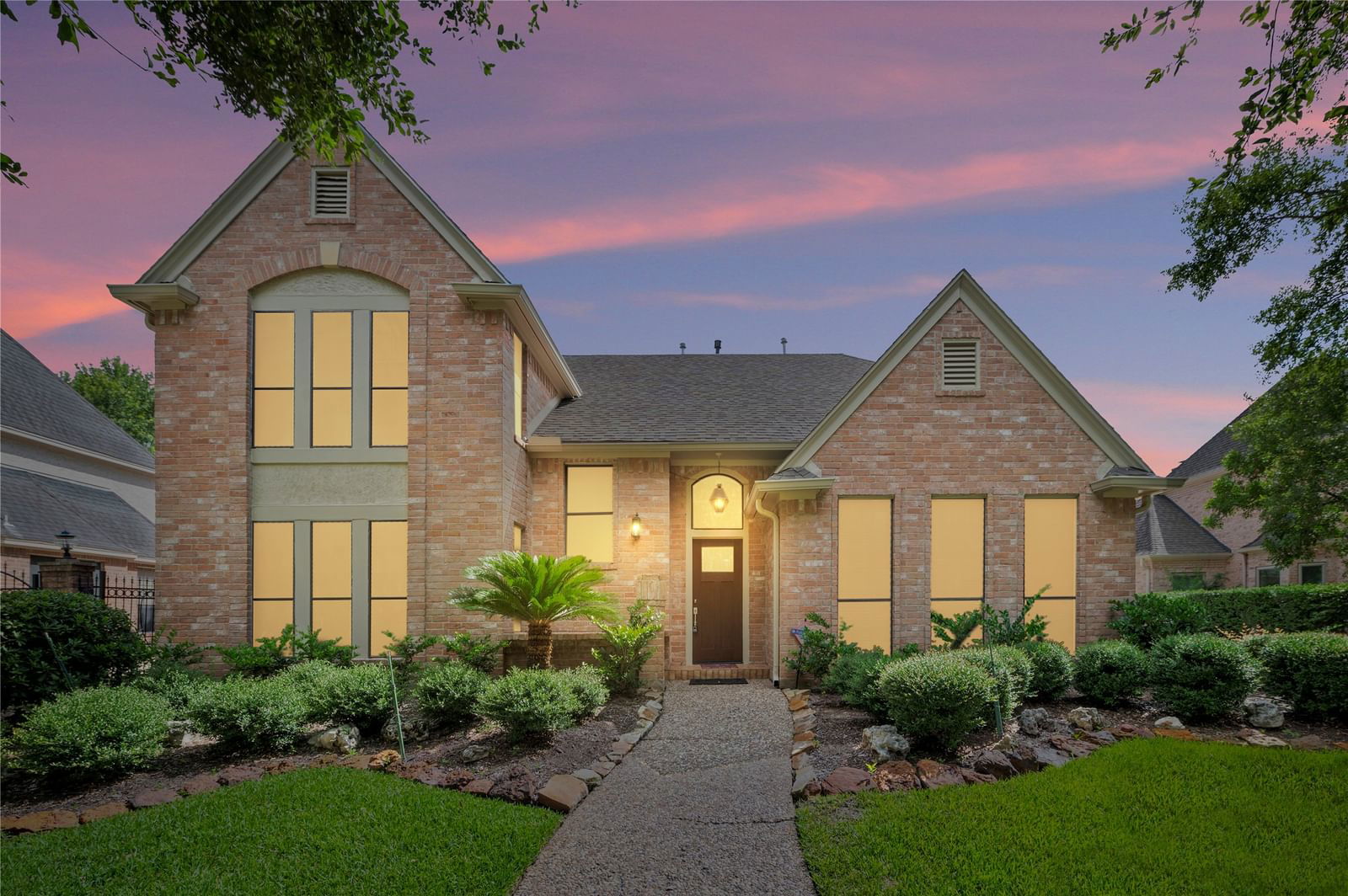 Real estate property located at 9811 Queensbridge, Fort Bend, Tealbriar, Sugar Land, TX, US