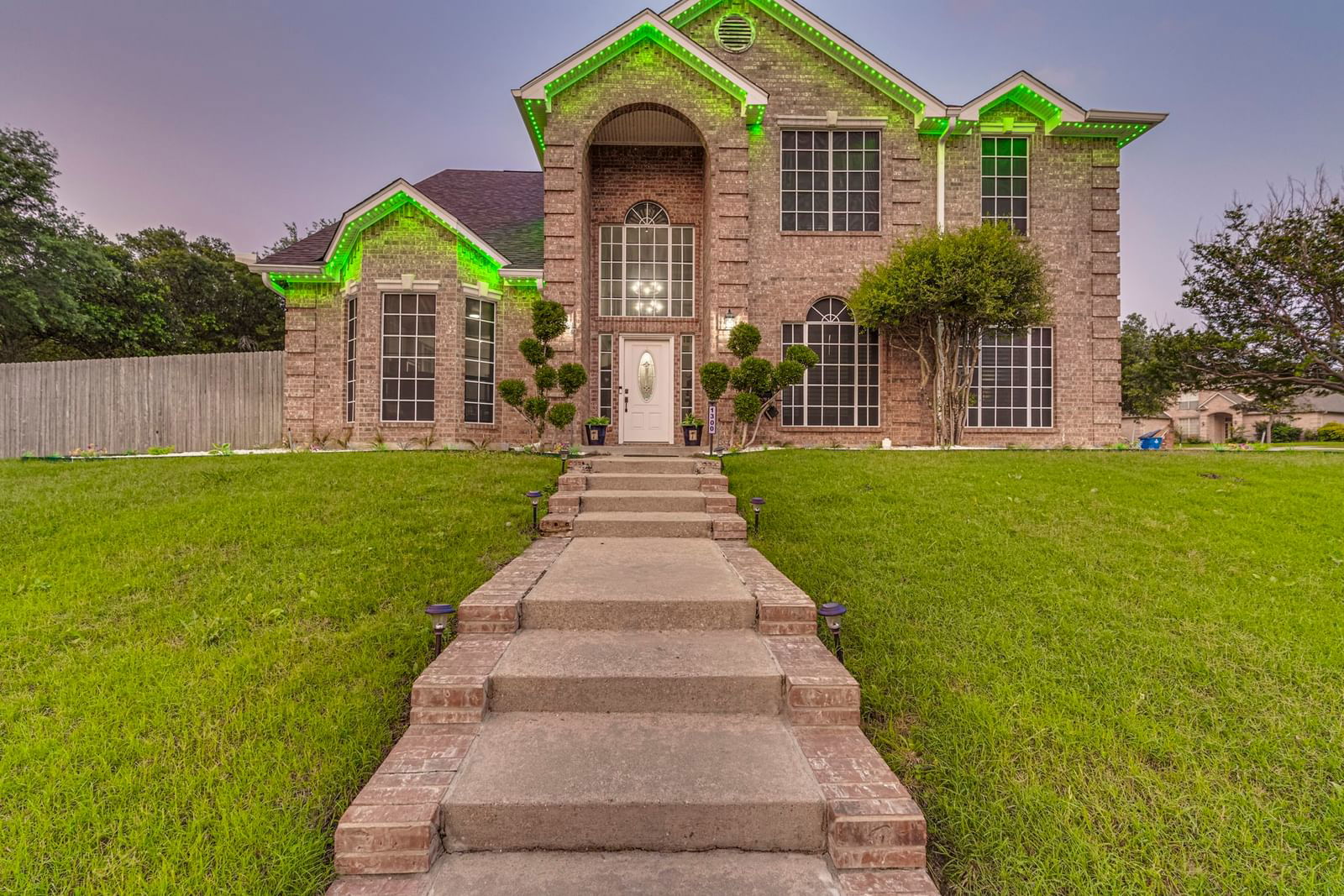 Real estate property located at 1300 Lakeridge, Ellis, Lakeridge Ests#1, Ennis, TX, US