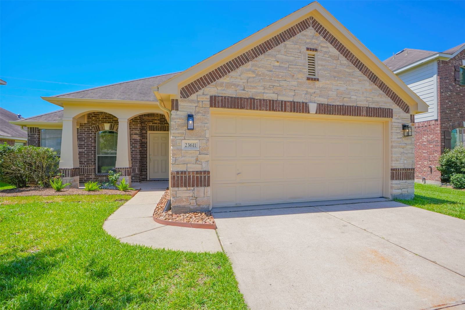 Real estate property located at 23611 Starbridge Lake, Fort Bend, Parkway Lakes Sec 3, Richmond, TX, US