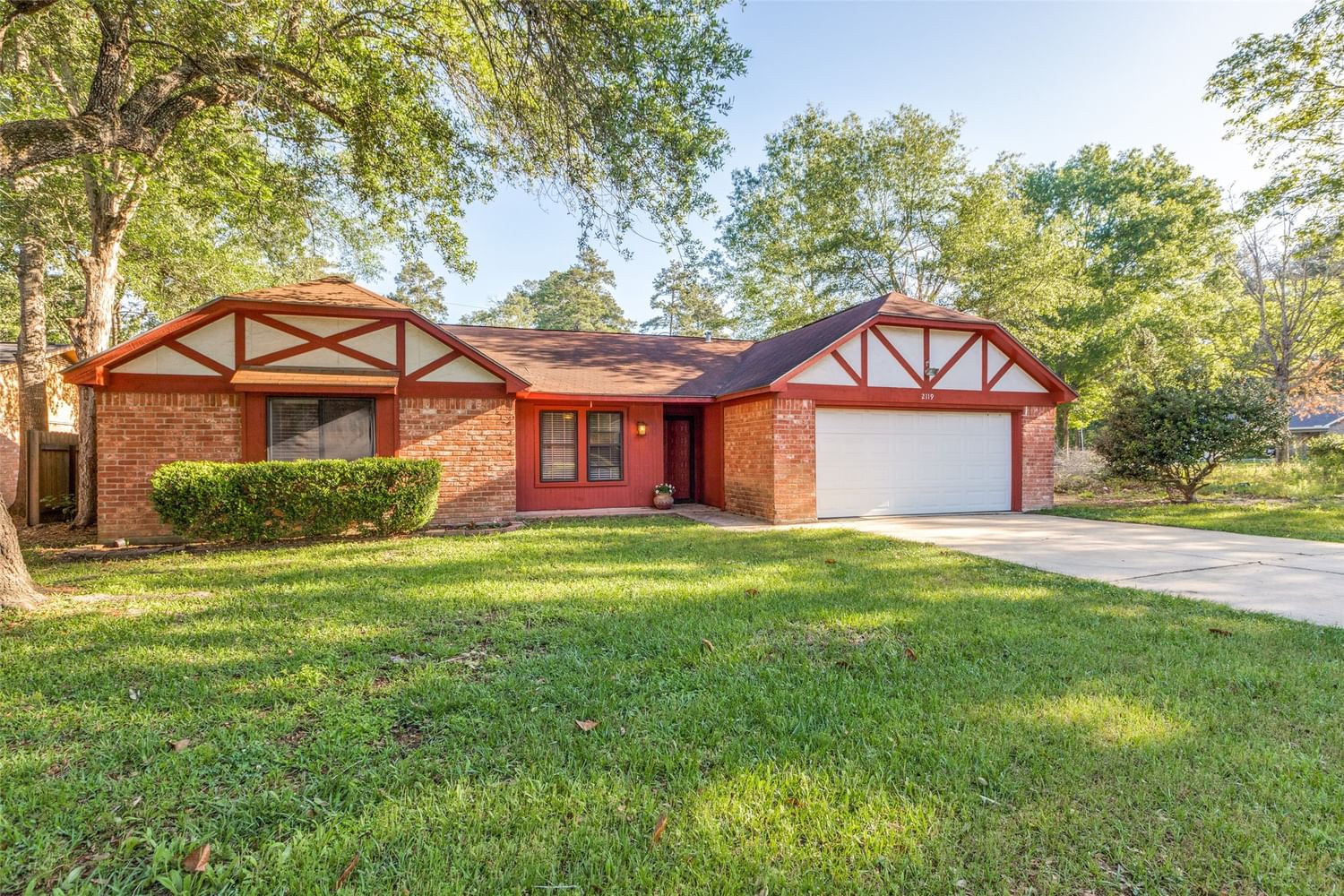 Real estate property located at 2119 Southwood, Montgomery, Woodway Forest 01, New Caney, TX, US