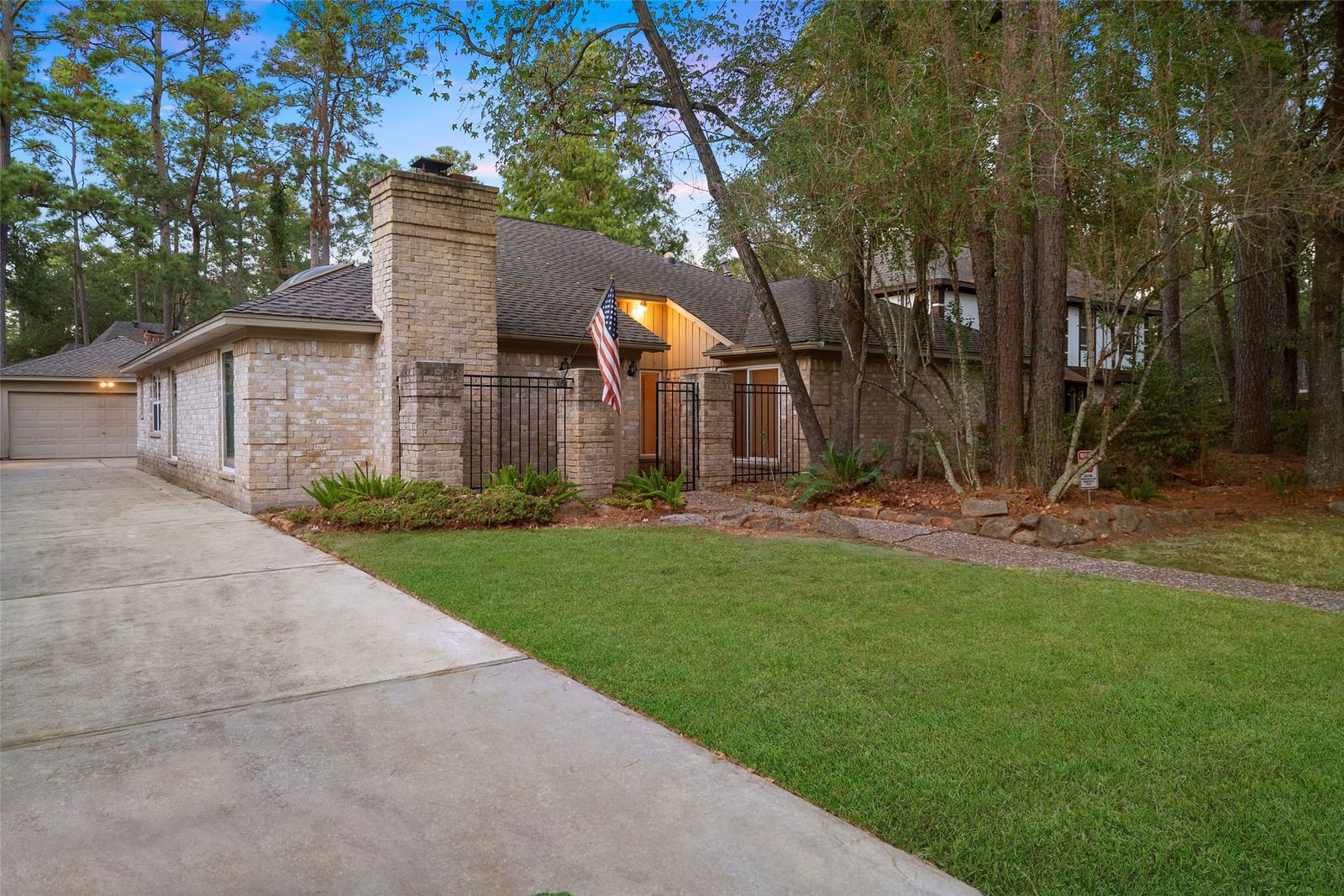 Real estate property located at 2043 Lakeville, Harris, Woodland Hills Village Sec 11, Kingwood, TX, US