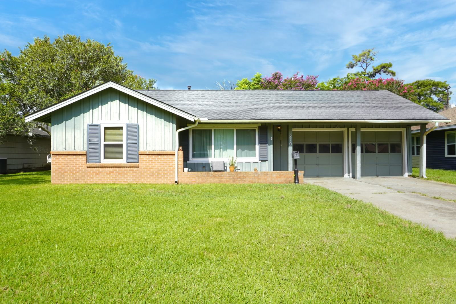 Real estate property located at 210 Chestnut, Brazoria, Parkwood Terrace Lake Jackson, Lake Jackson, TX, US