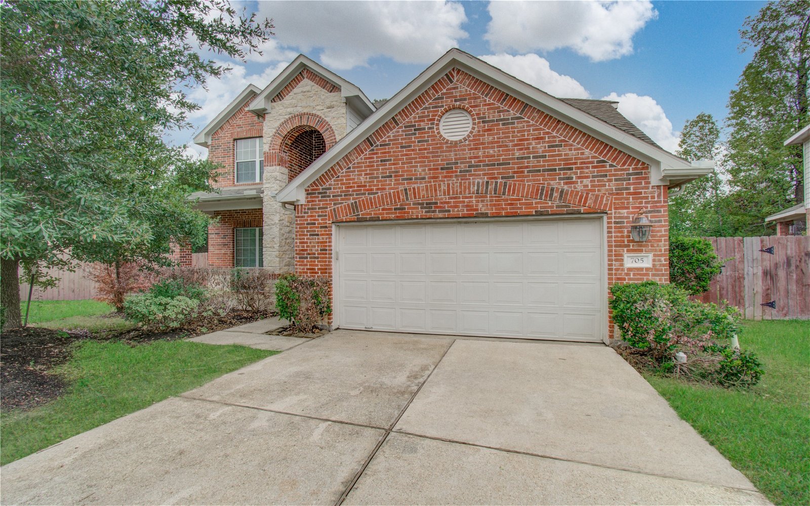 Real estate property located at 705 Oak Circle, Montgomery, Conroe, TX, US