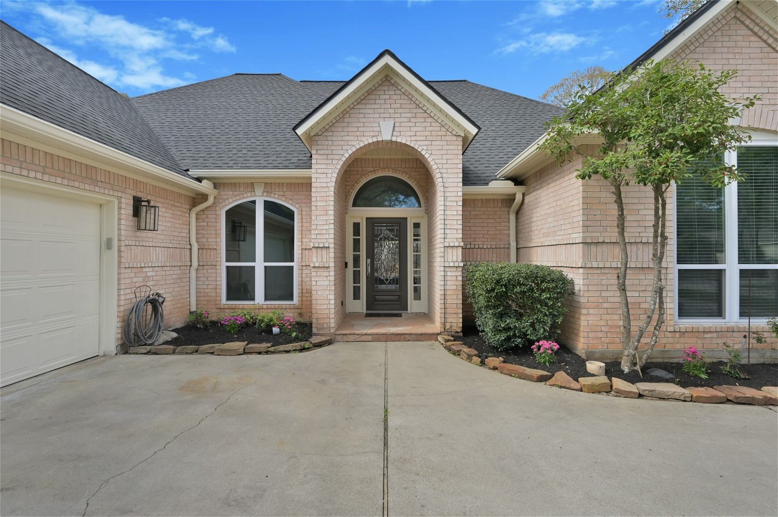 Real estate property located at 2 Wellington C, Montgomery, Conroe, TX, US