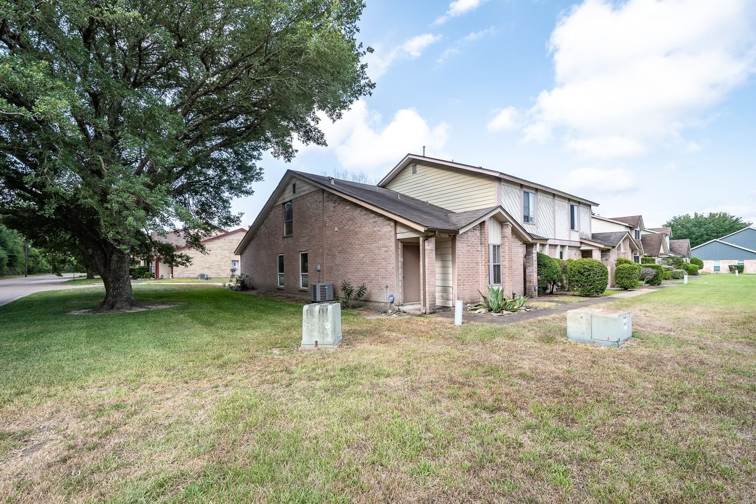 Real estate property located at 2053 Country Village A, Harris, Intercontinental Village T/H, Humble, TX, US