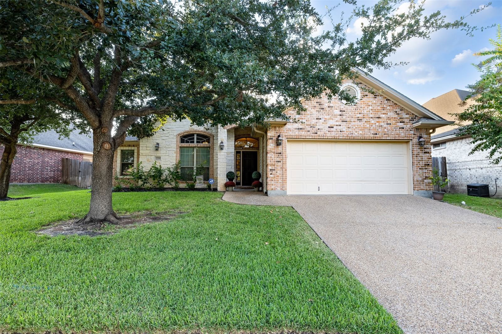 Real estate property located at 2220 Carlisle, Brazos, Castlegate Sec 12, College Station, TX, US