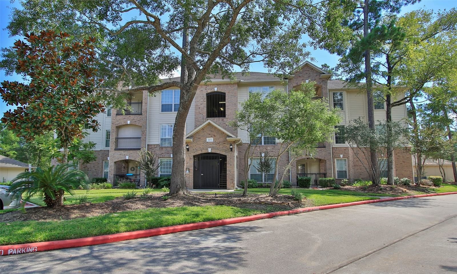 Real estate property located at 6607 LAKE WOODLANDS #532, Montgomery, Condominiums At Sterling Green, The Woodlands, TX, US