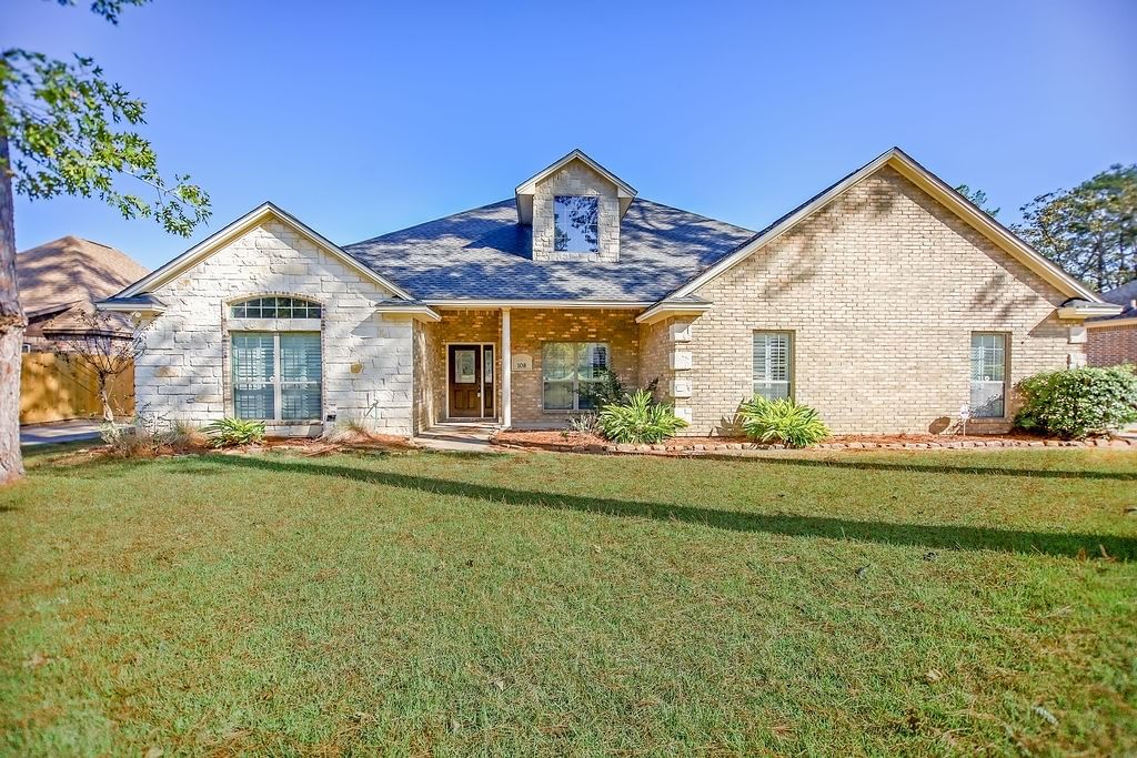 Real estate property located at 108 Mission Hills, Angelina, Crown Colony Sec Viii-B, Lufkin, TX, US