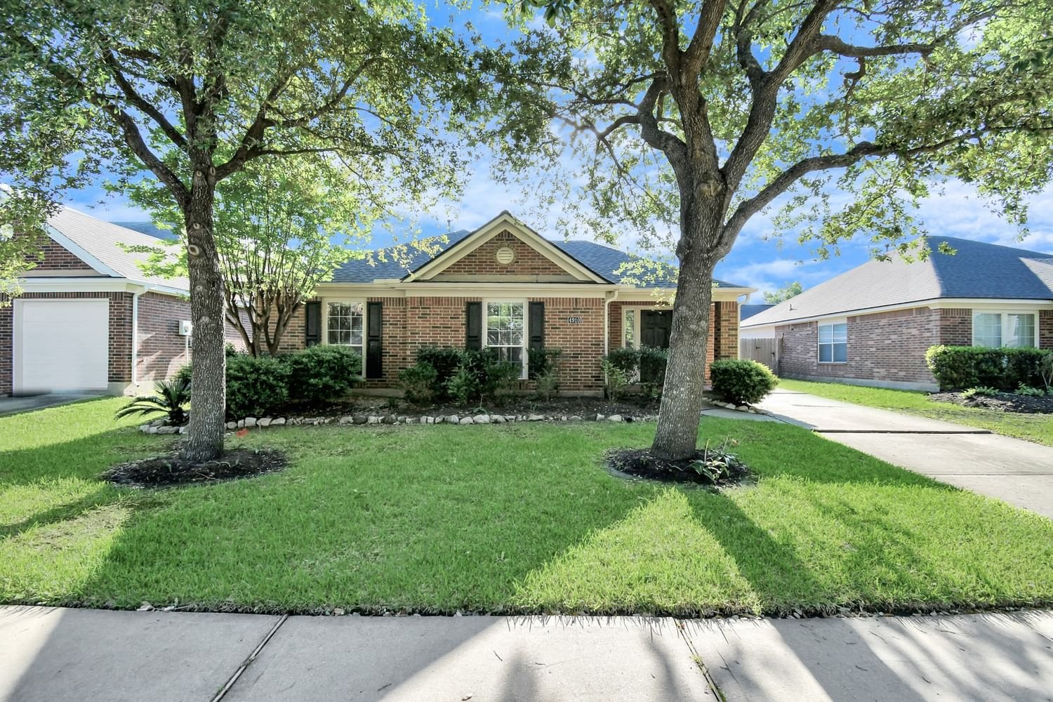 Real estate property located at 4910 Lake Gladewater, Fort Bend, Waterside Village Sec 3, Richmond, TX, US
