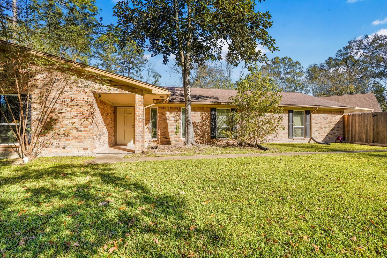 Real estate property located at 2523 Gladiator, Montgomery, Roman Forest 02, New Caney, TX, US